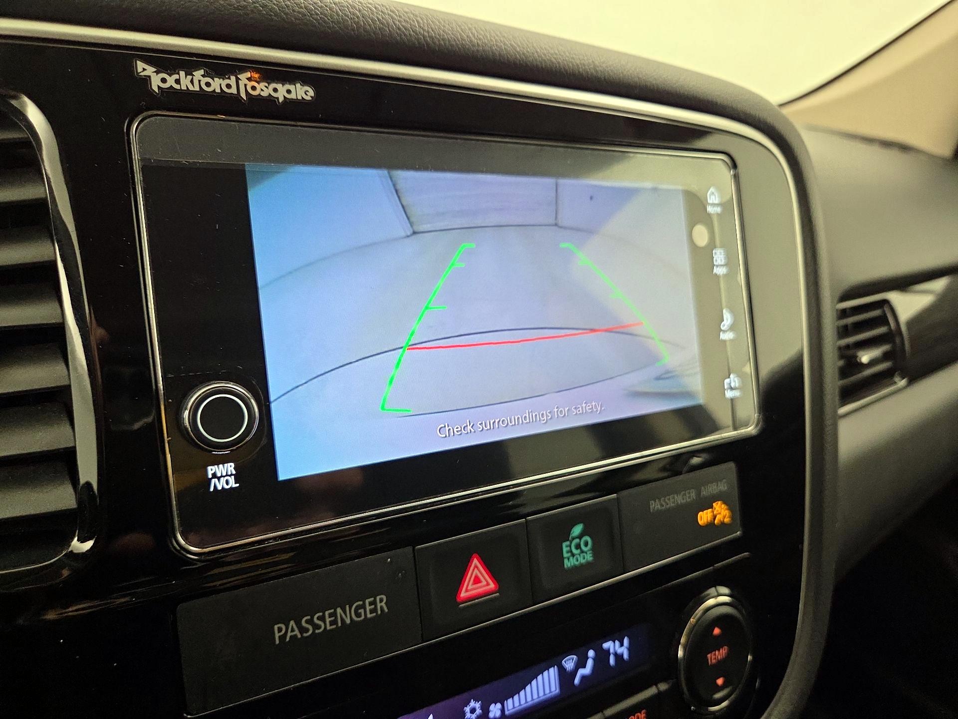 Thumbnail: 2017 Mitsubishi Outlander - 14