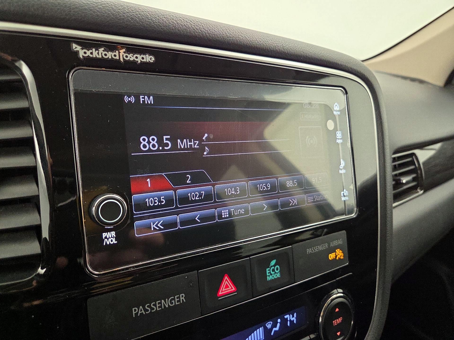 Thumbnail: 2017 Mitsubishi Outlander - 15