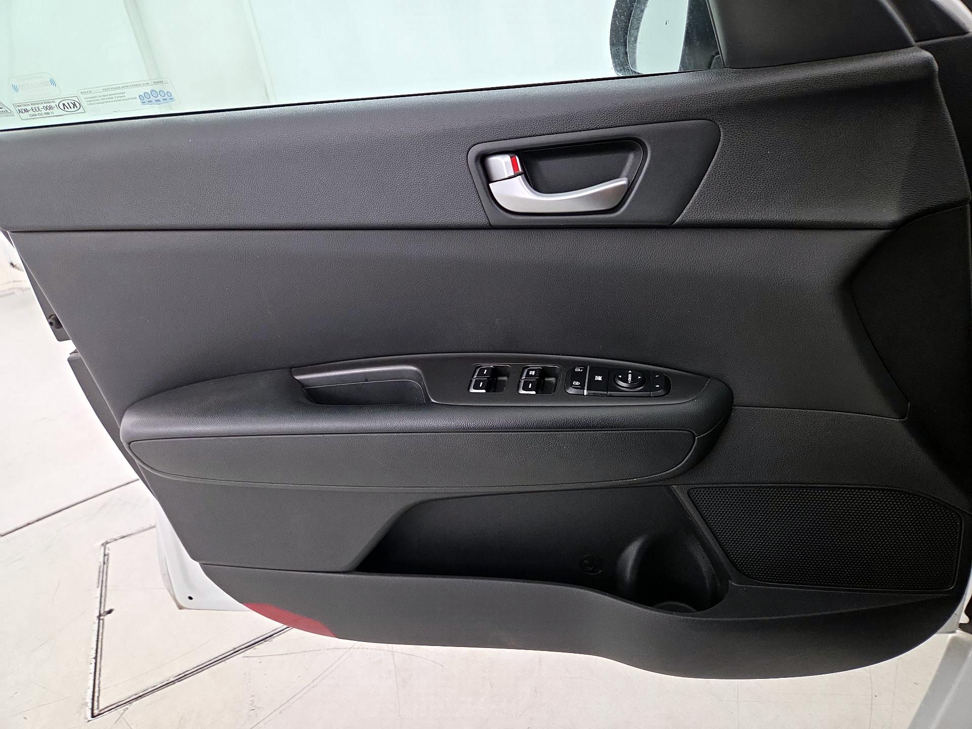 Thumbnail: 2018 Kia Optima - 12