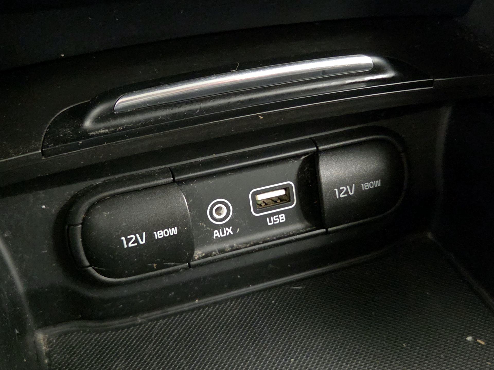 Thumbnail: 2018 Kia Optima - 18