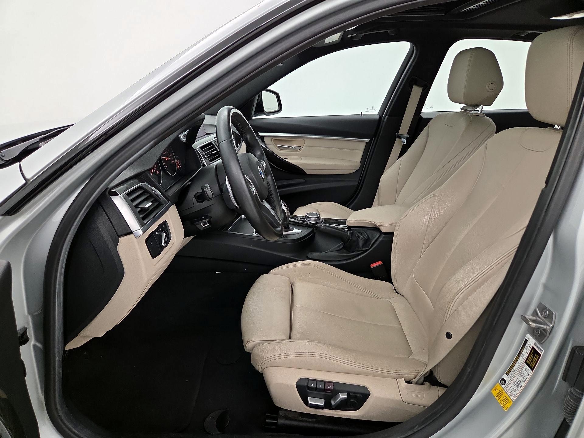 Thumbnail: 2016 BMW 3 Series - 11