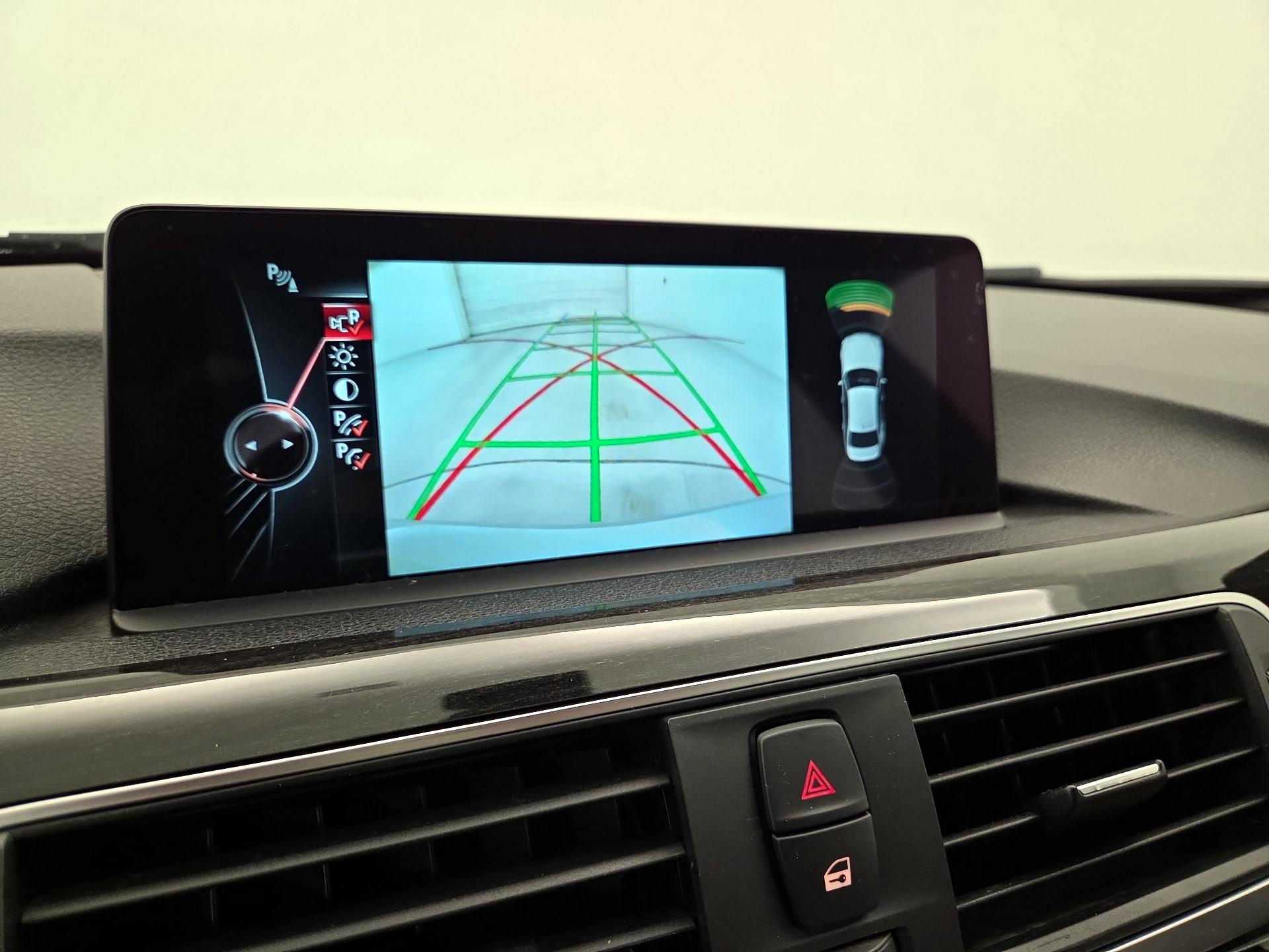 Thumbnail: 2016 BMW 3 Series - 15