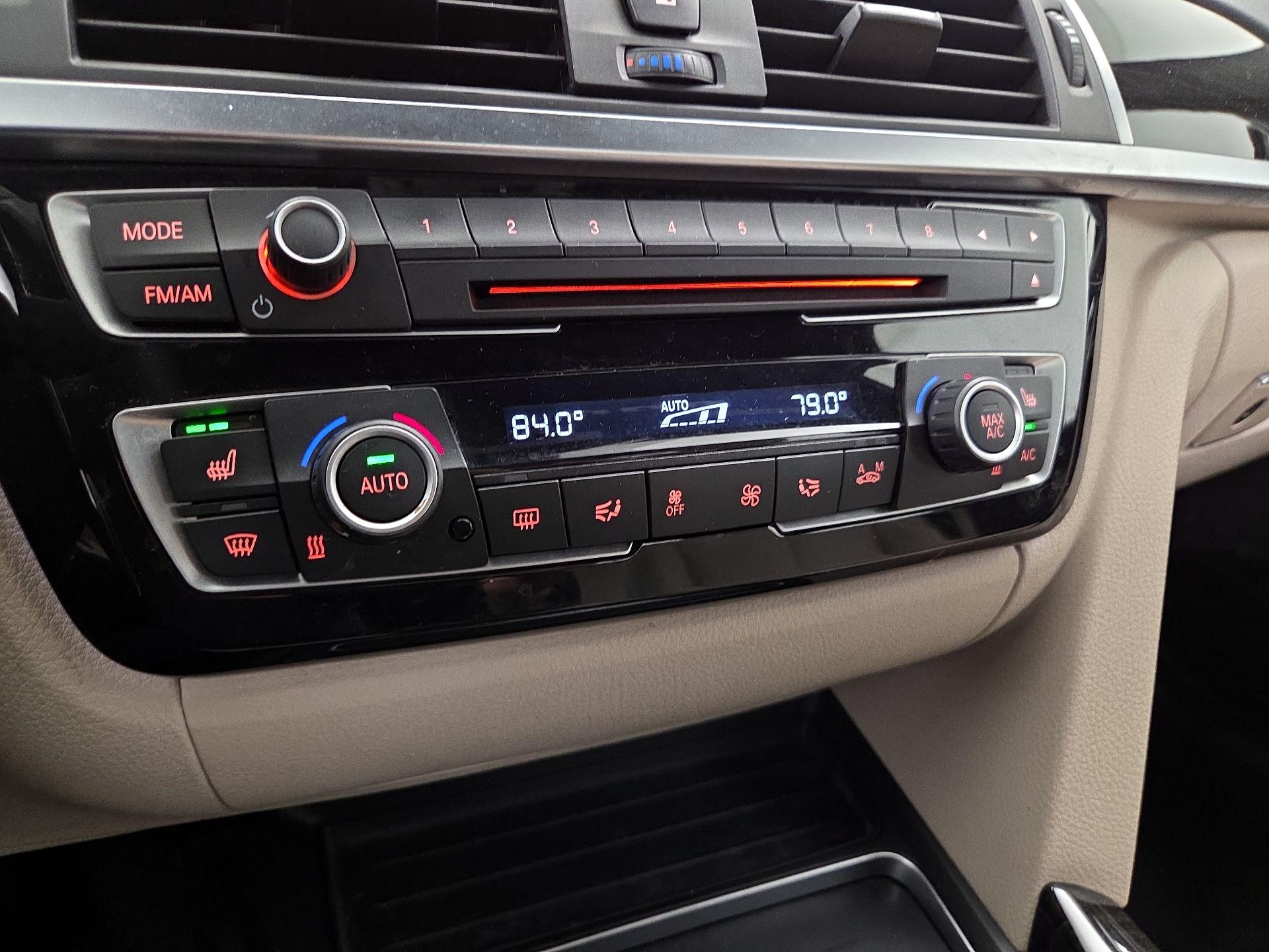 Thumbnail: 2016 BMW 3 Series - 17