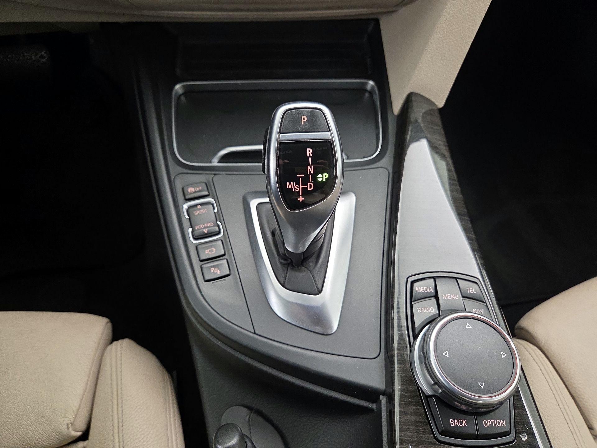 Thumbnail: 2016 BMW 3 Series - 18