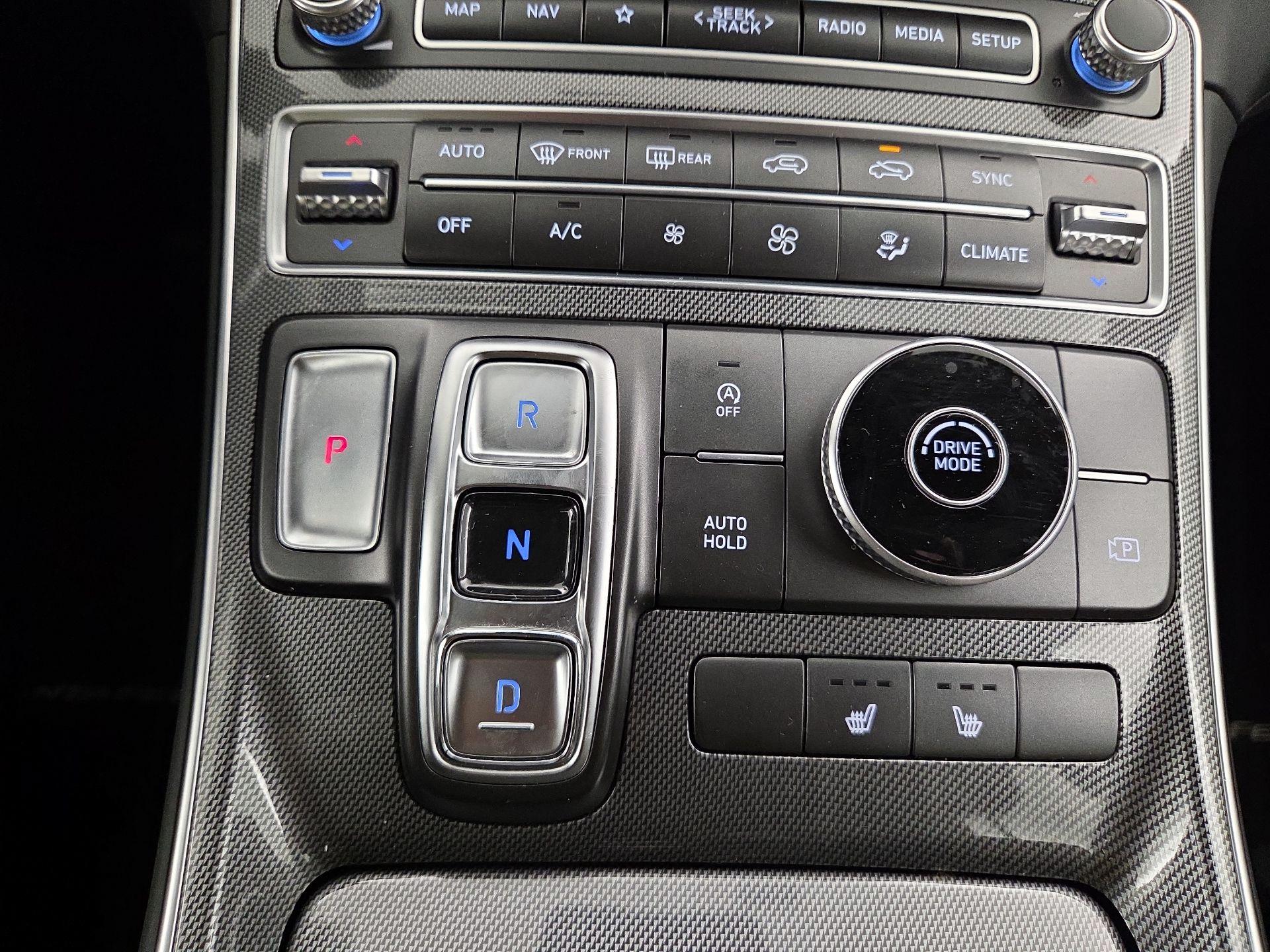 Thumbnail: 2023 Hyundai Santa Fe - 18