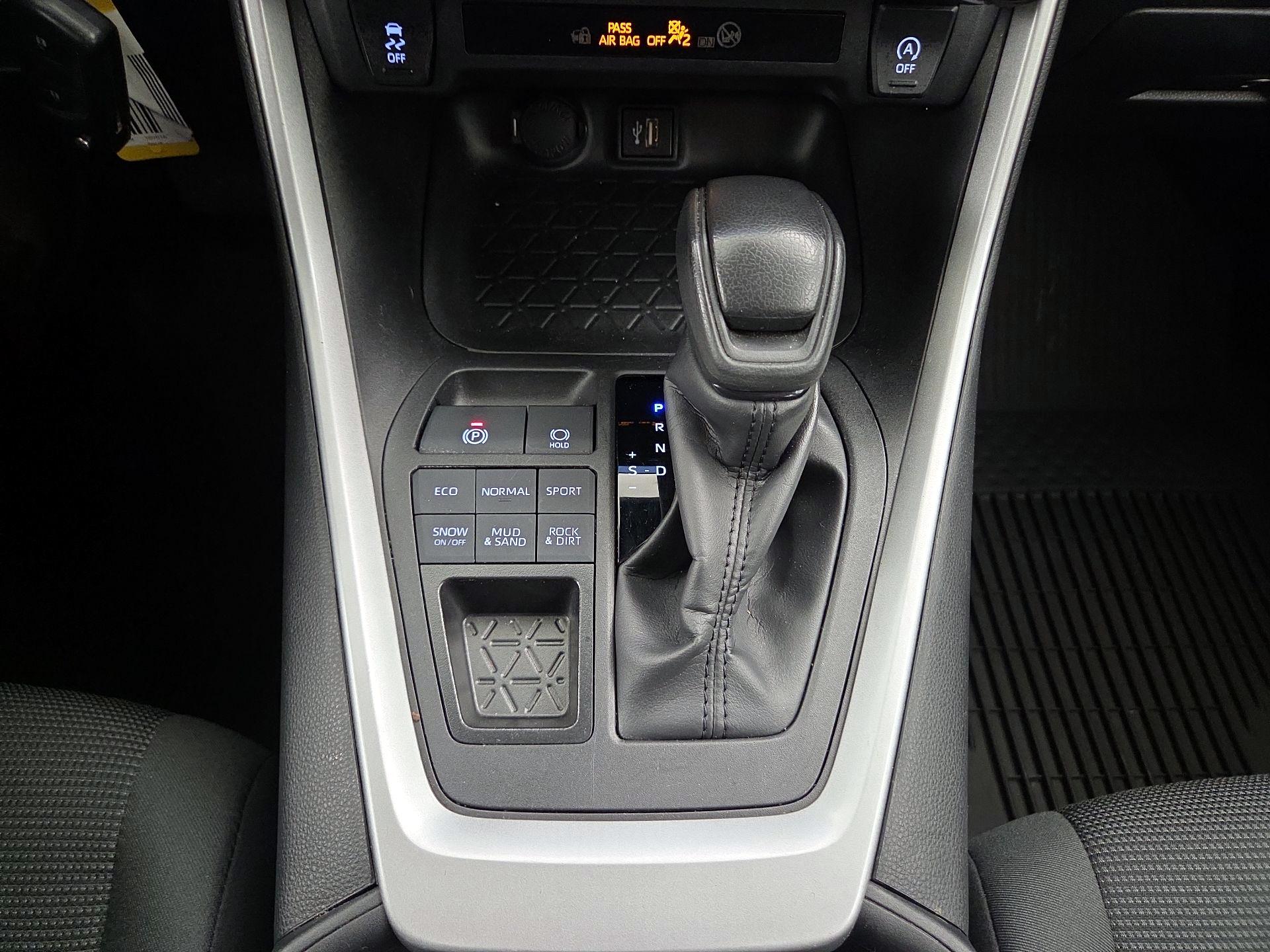 Thumbnail: 2024 Toyota RAV4 - 17