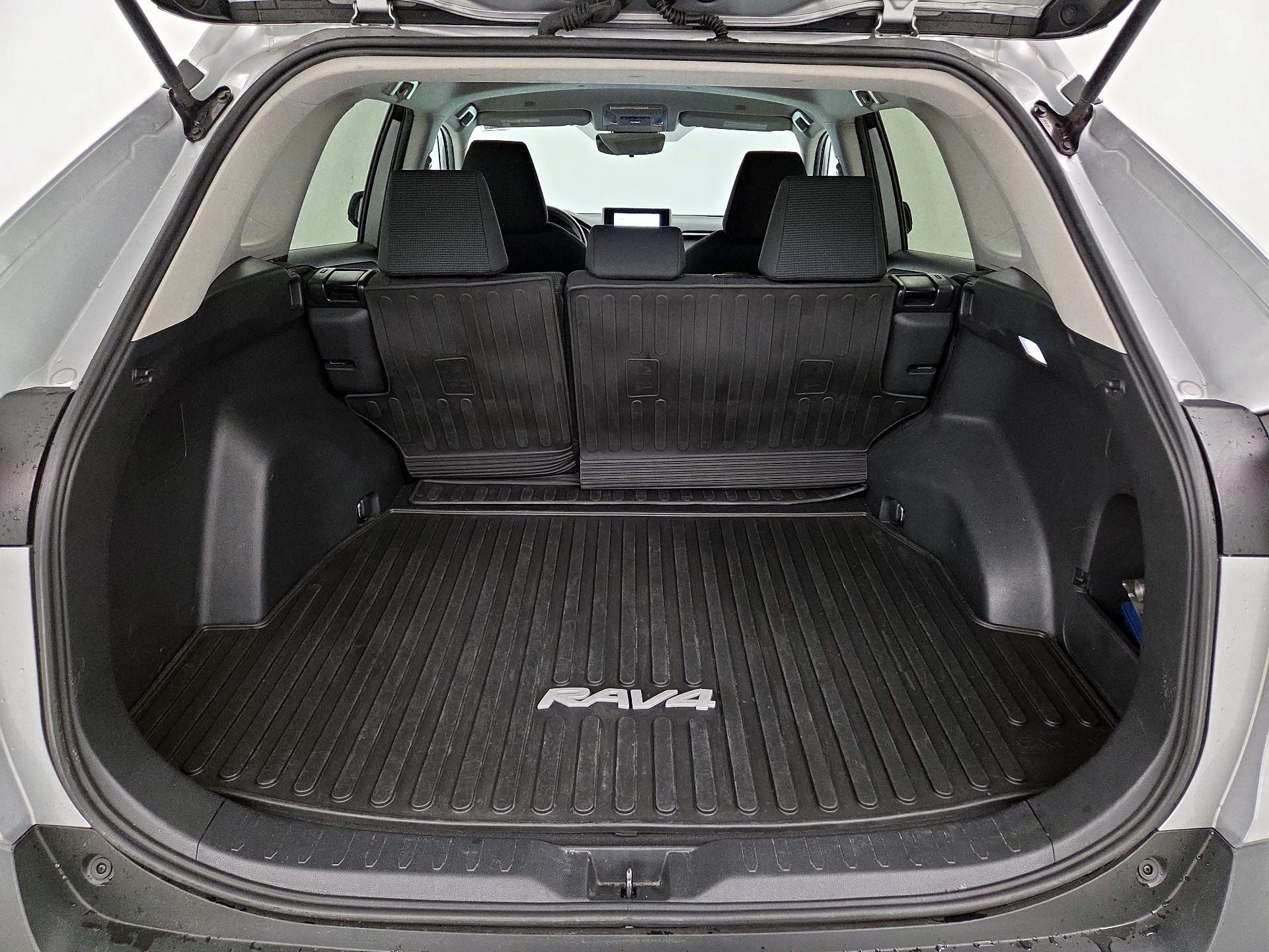 Thumbnail: 2024 Toyota RAV4 - 20