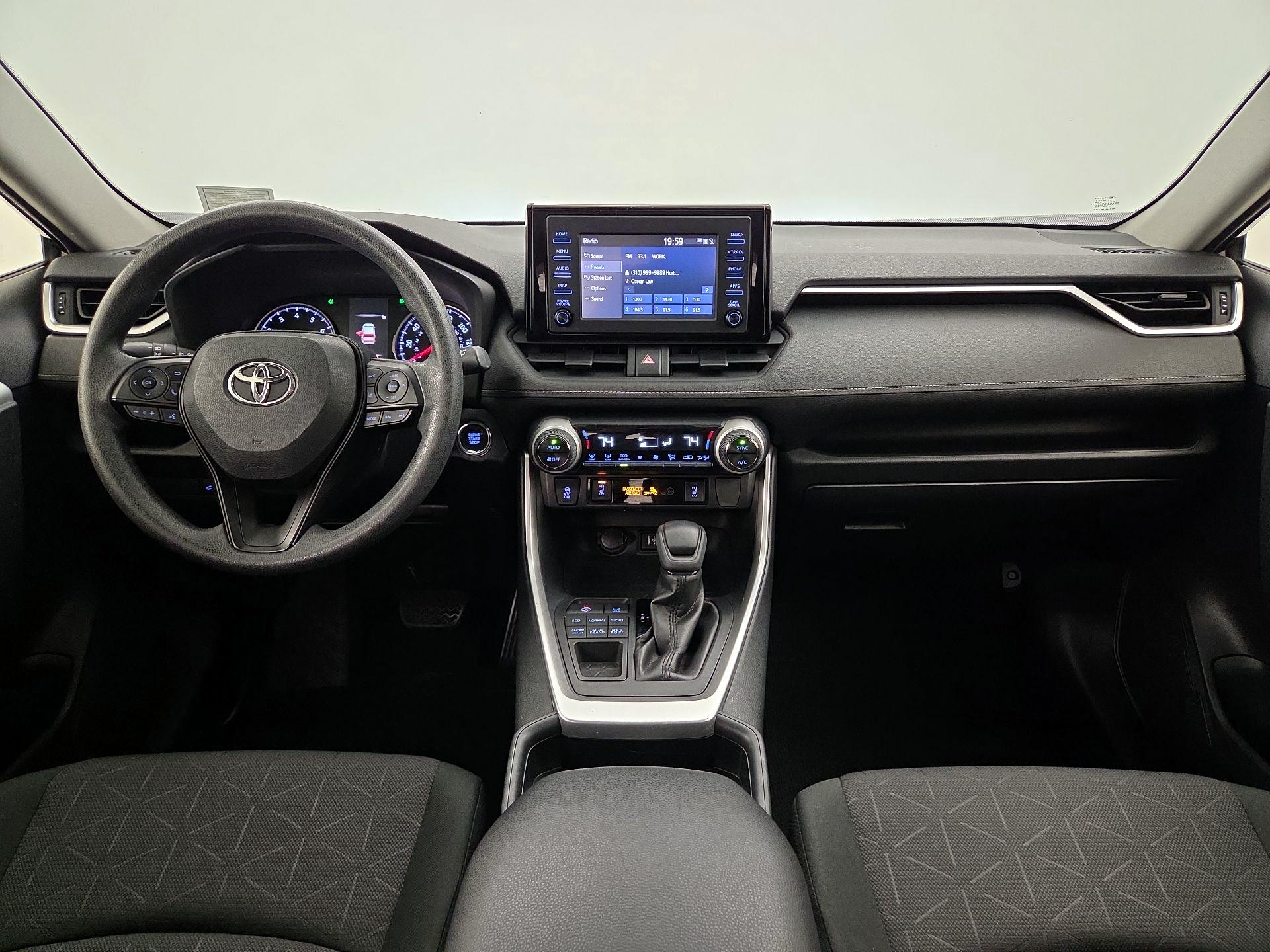 Thumbnail: 2019 Toyota RAV4 - 9