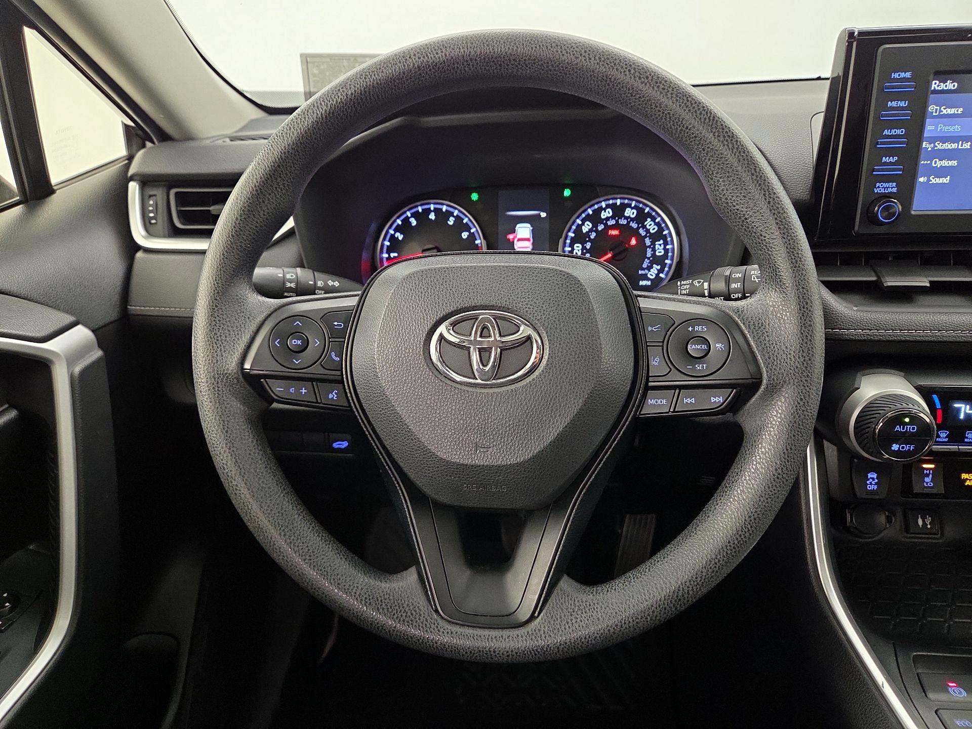 Thumbnail: 2019 Toyota RAV4 - 10