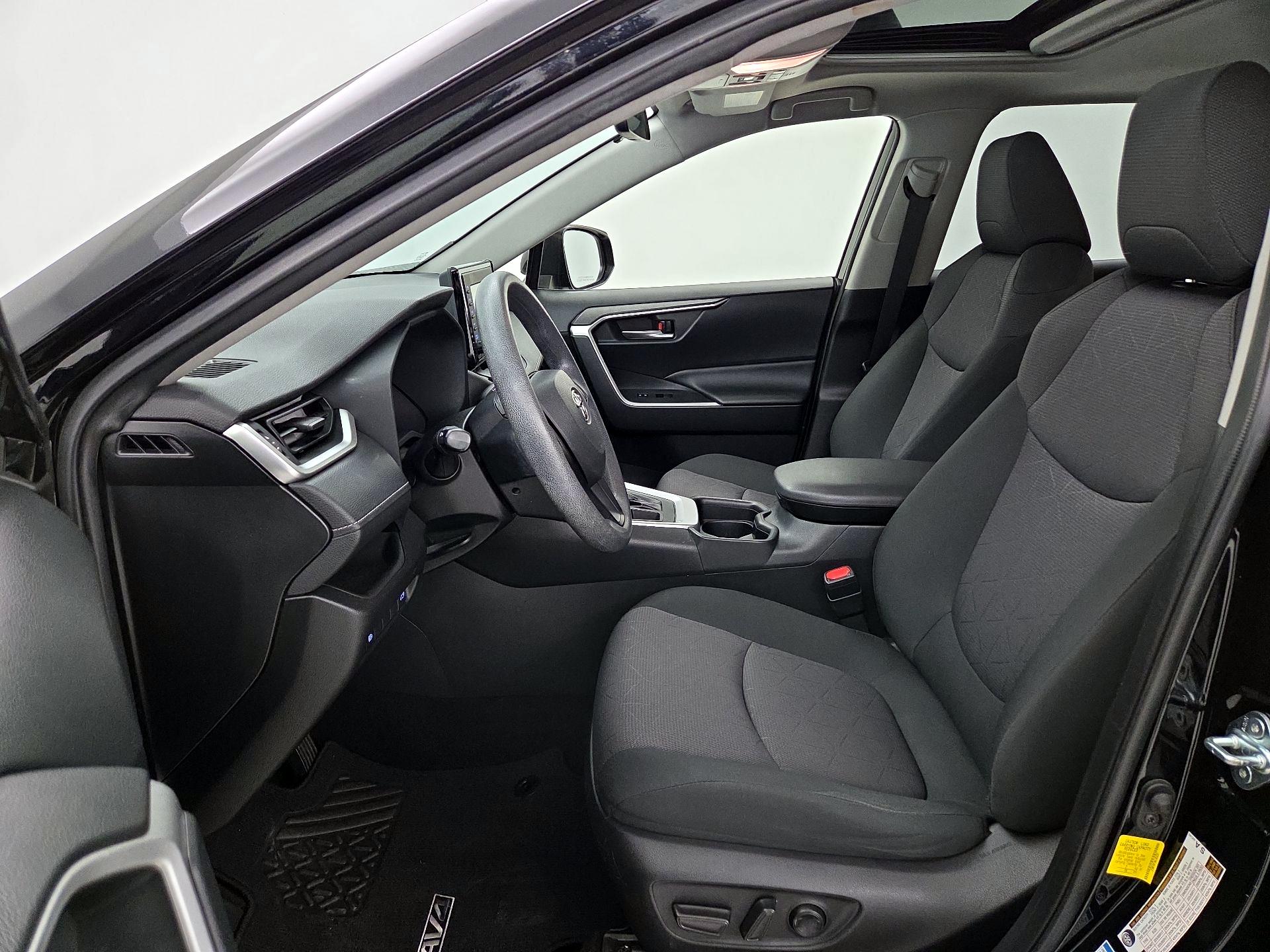 Thumbnail: 2019 Toyota RAV4 - 11