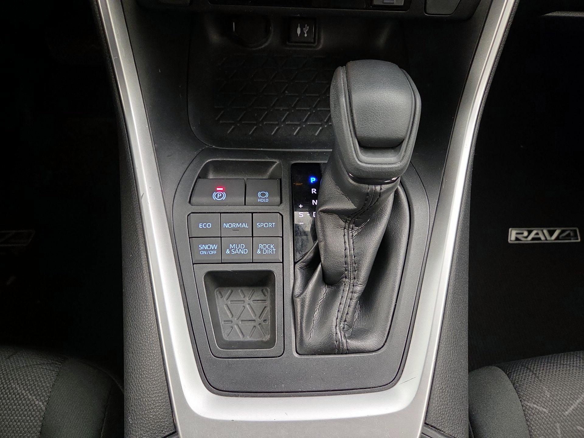 Thumbnail: 2019 Toyota RAV4 - 17