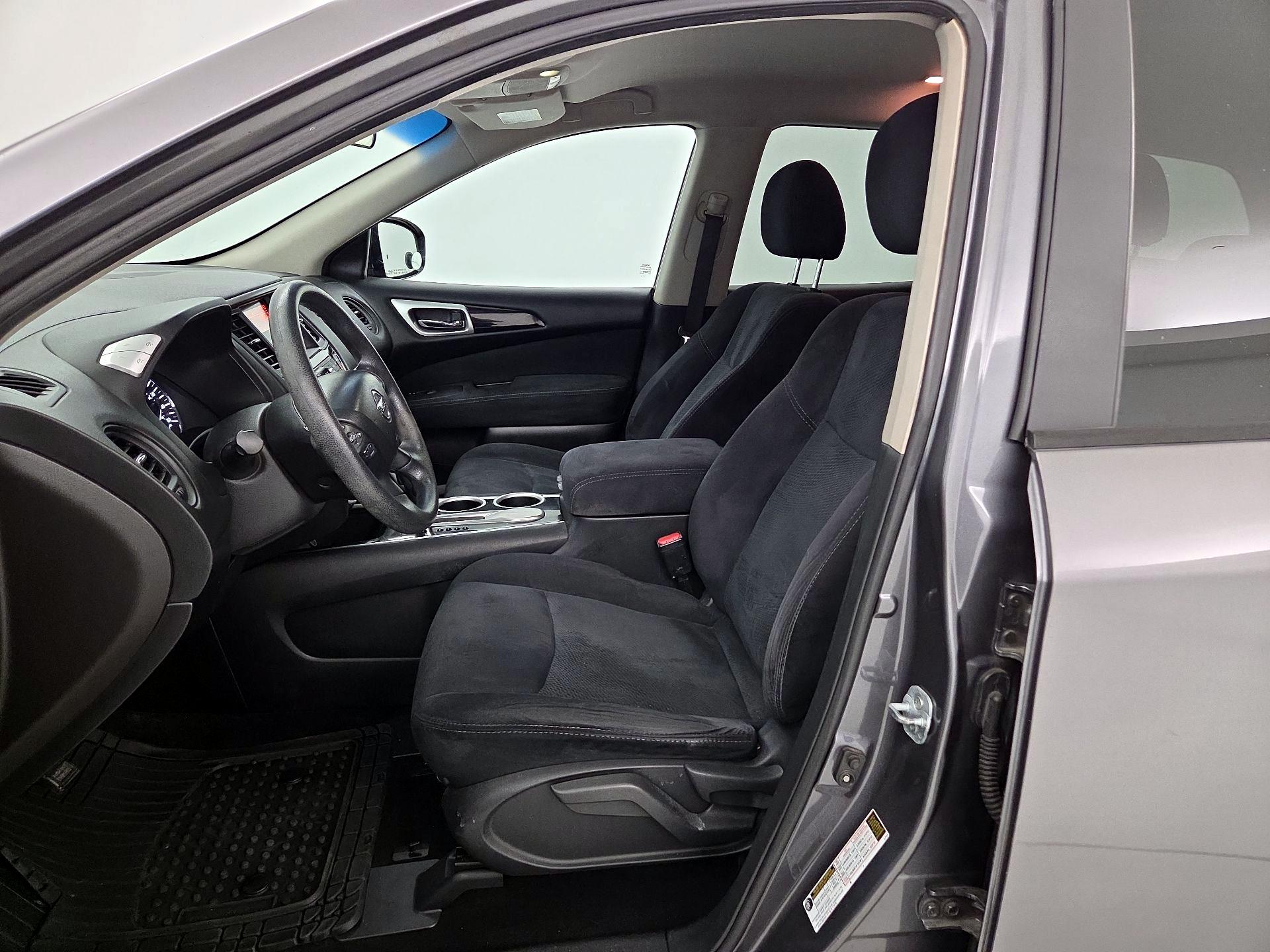 Thumbnail: 2016 Nissan Pathfinder - 11