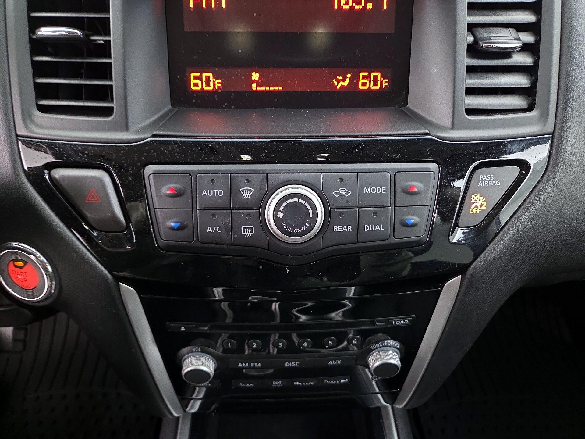 Thumbnail: 2016 Nissan Pathfinder - 15