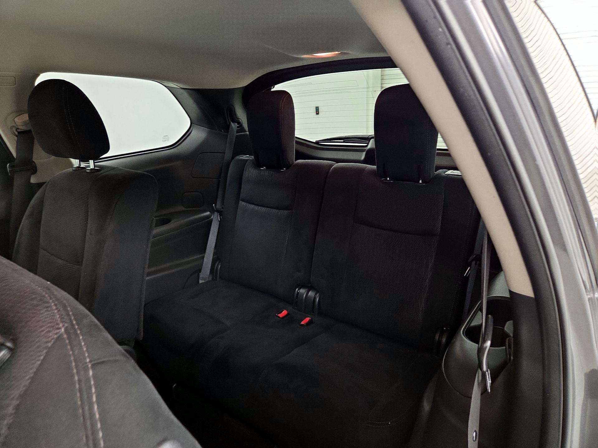 Thumbnail: 2016 Nissan Pathfinder - 18