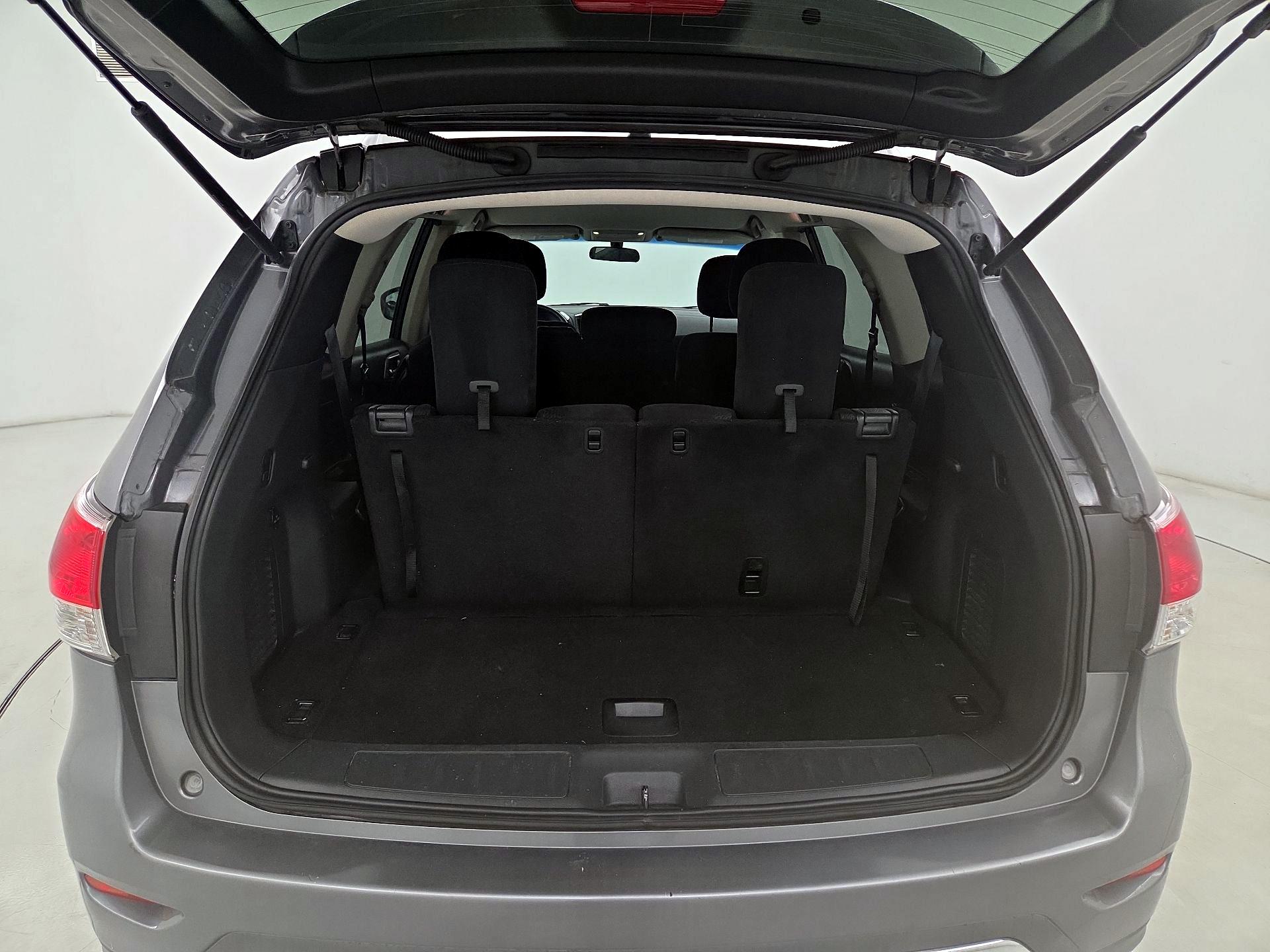 Thumbnail: 2016 Nissan Pathfinder - 19