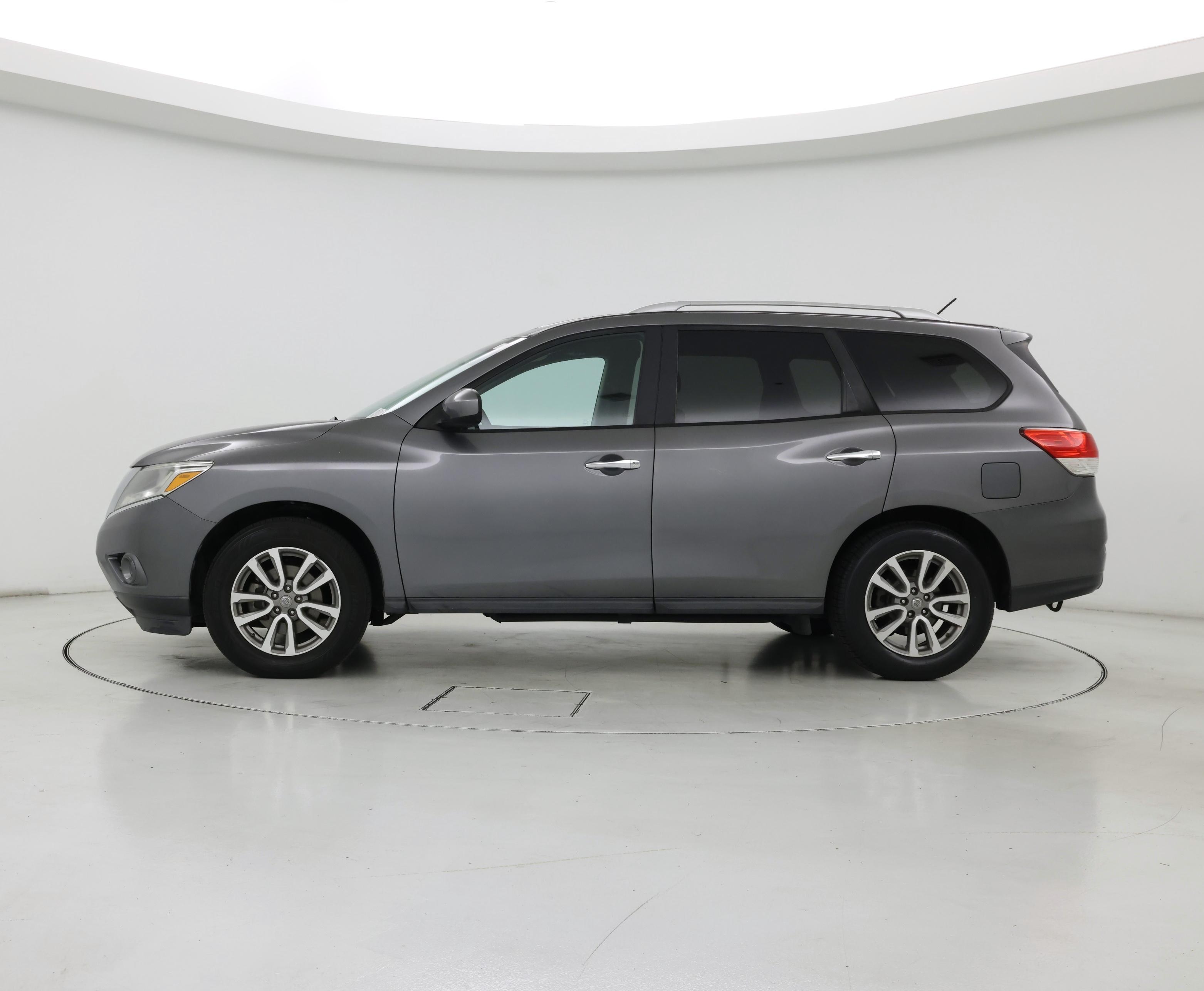 Thumbnail: 2016 Nissan Pathfinder - 3