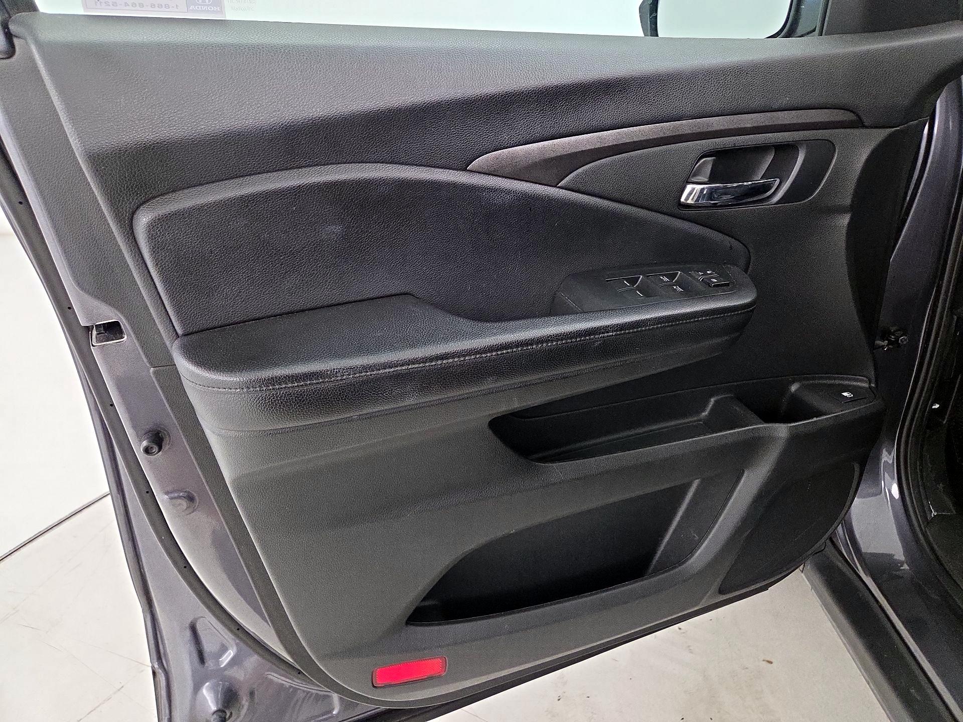 Thumbnail: 2020 Honda Passport - 12