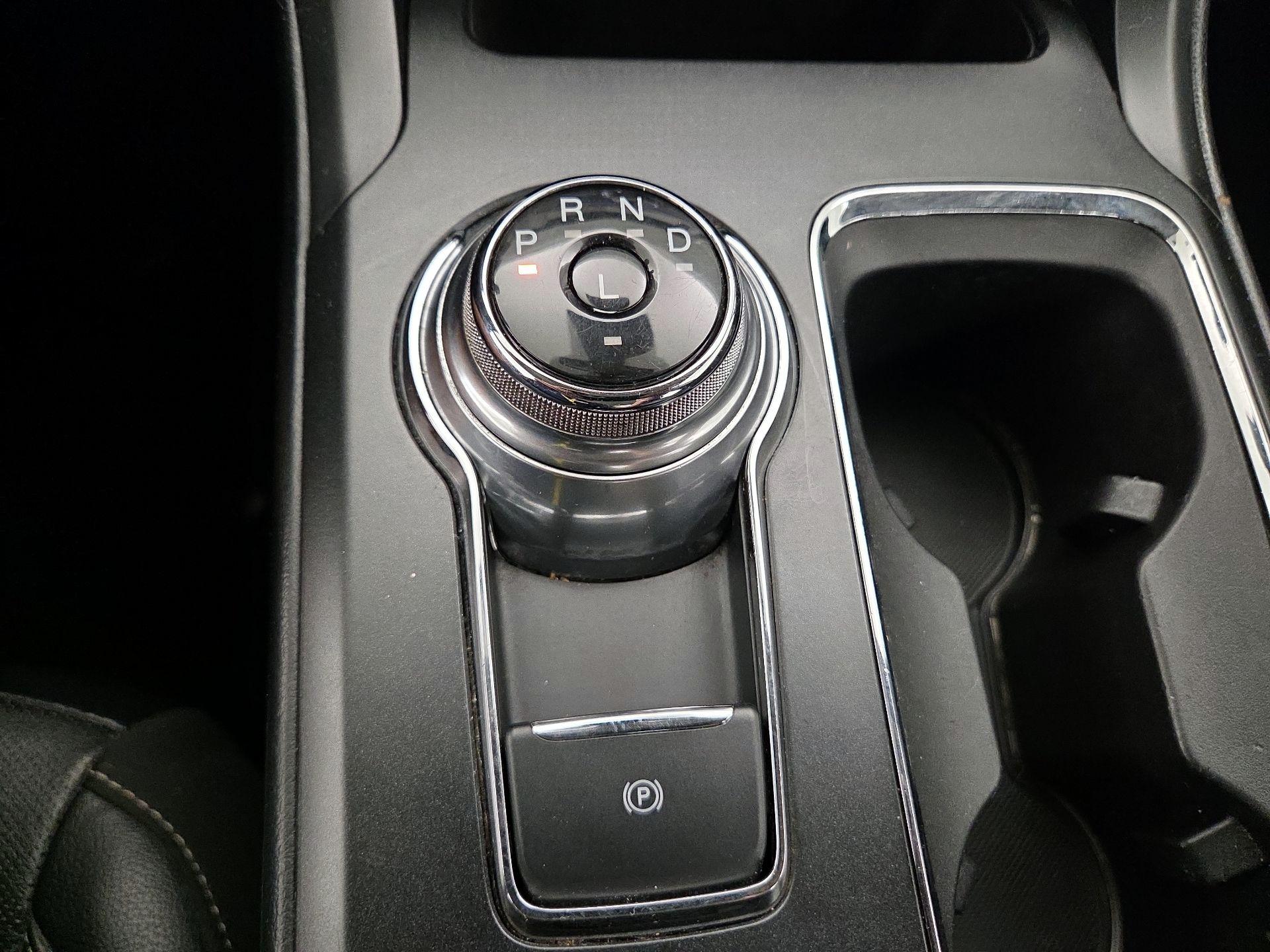 Thumbnail: 2017 Ford Fusion - 18