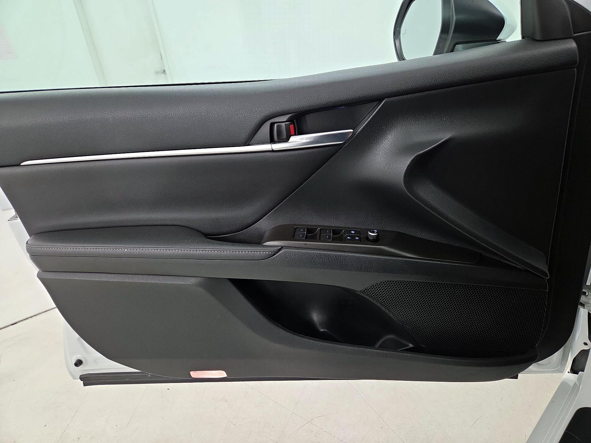 Thumbnail: 2021 Toyota Camry - 12