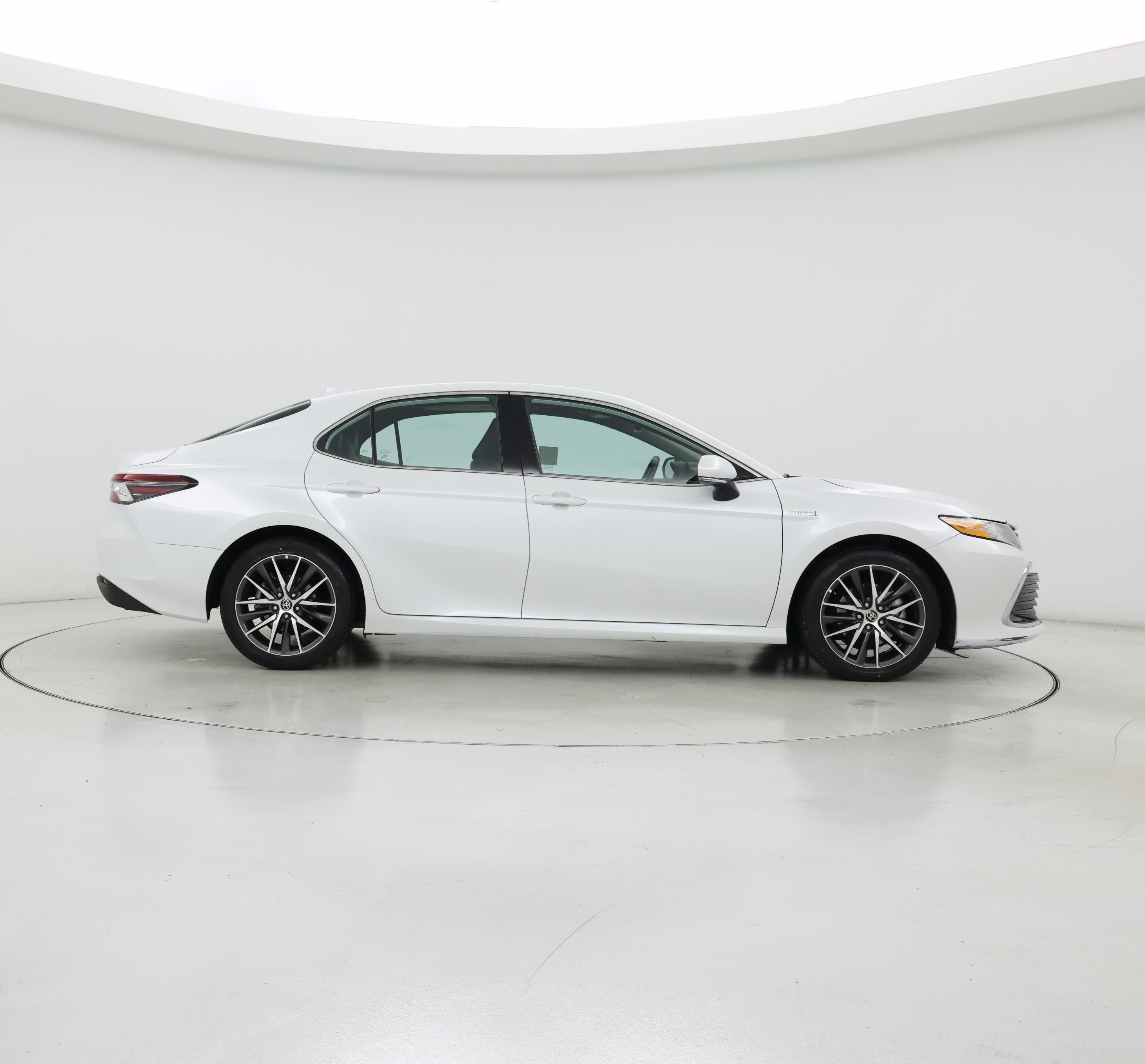 Thumbnail: 2021 Toyota Camry - 7