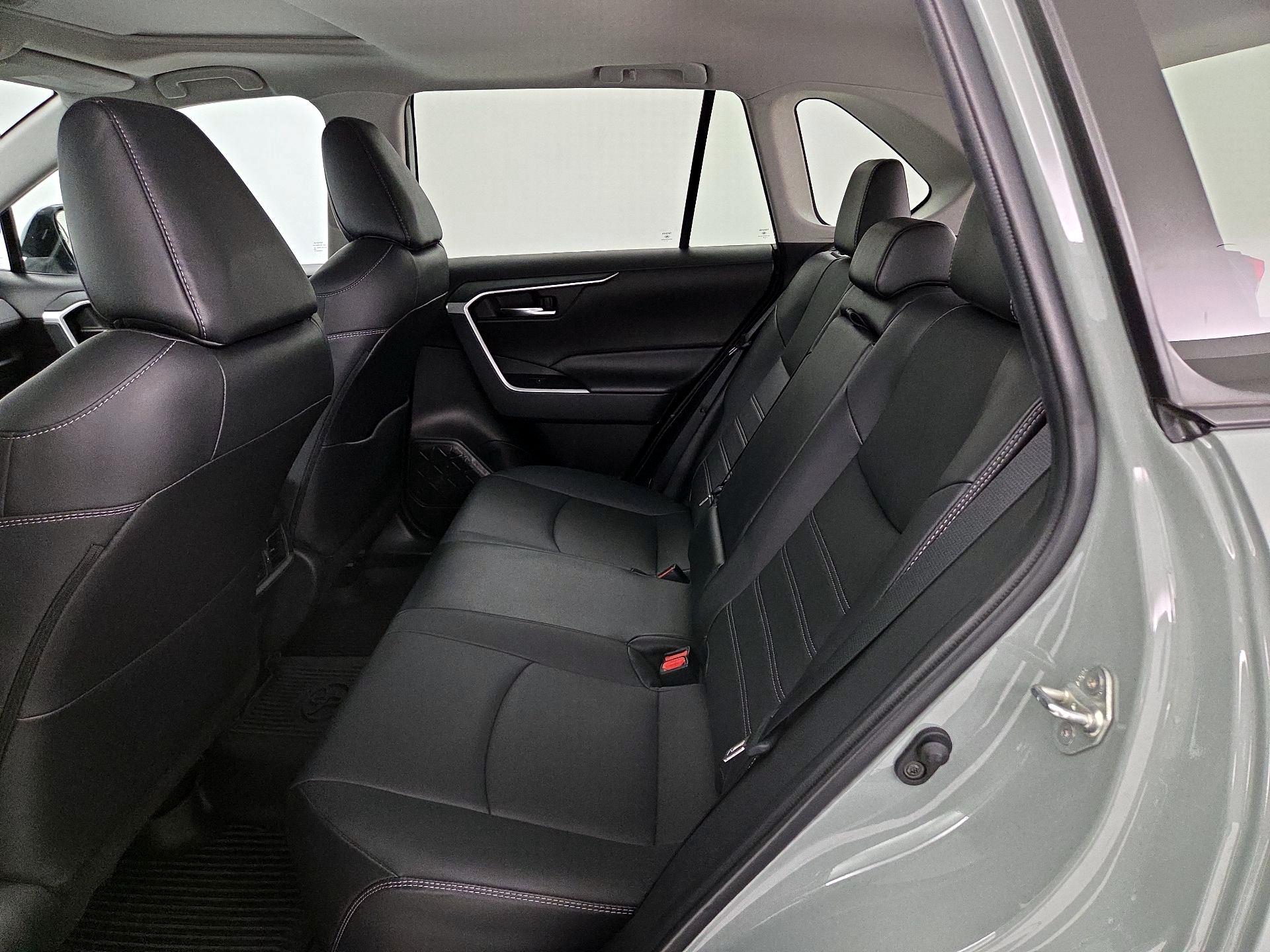 Thumbnail: 2022 Toyota RAV4 - 20