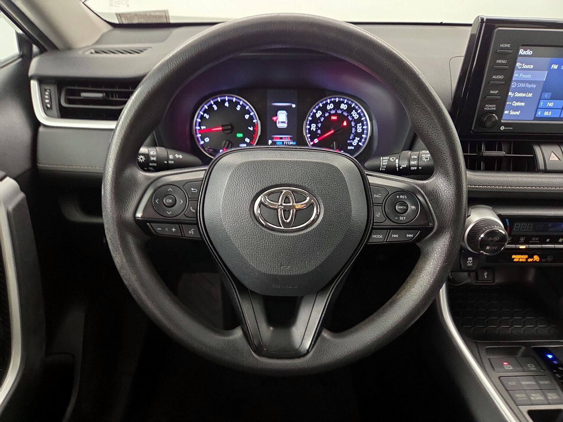 Thumbnail: 2021 Toyota RAV4 - 10