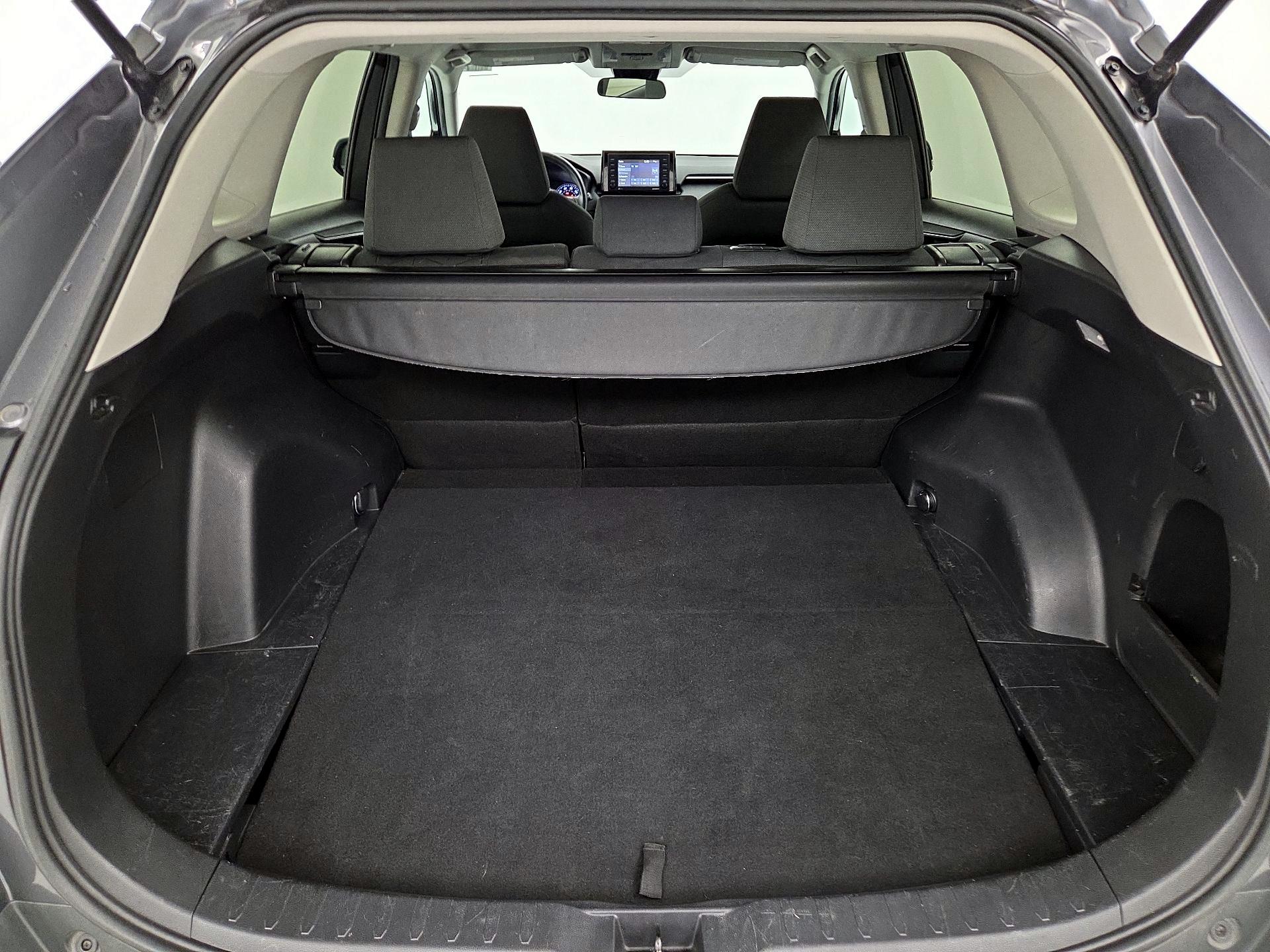 Thumbnail: 2021 Toyota RAV4 - 20