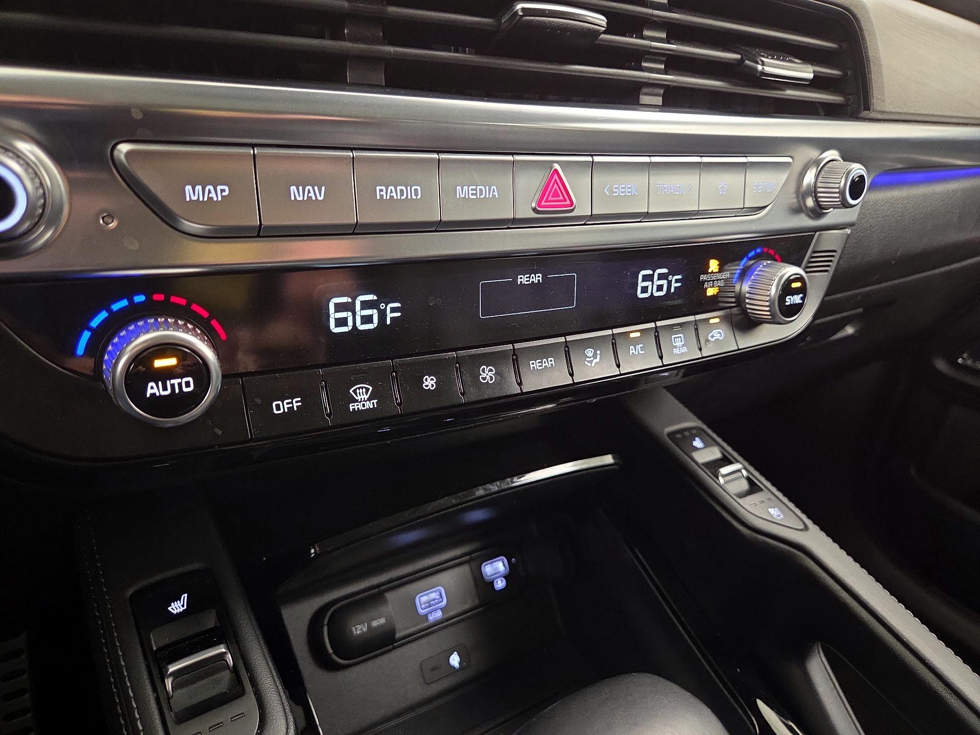 Thumbnail: 2022 Kia Telluride - 17