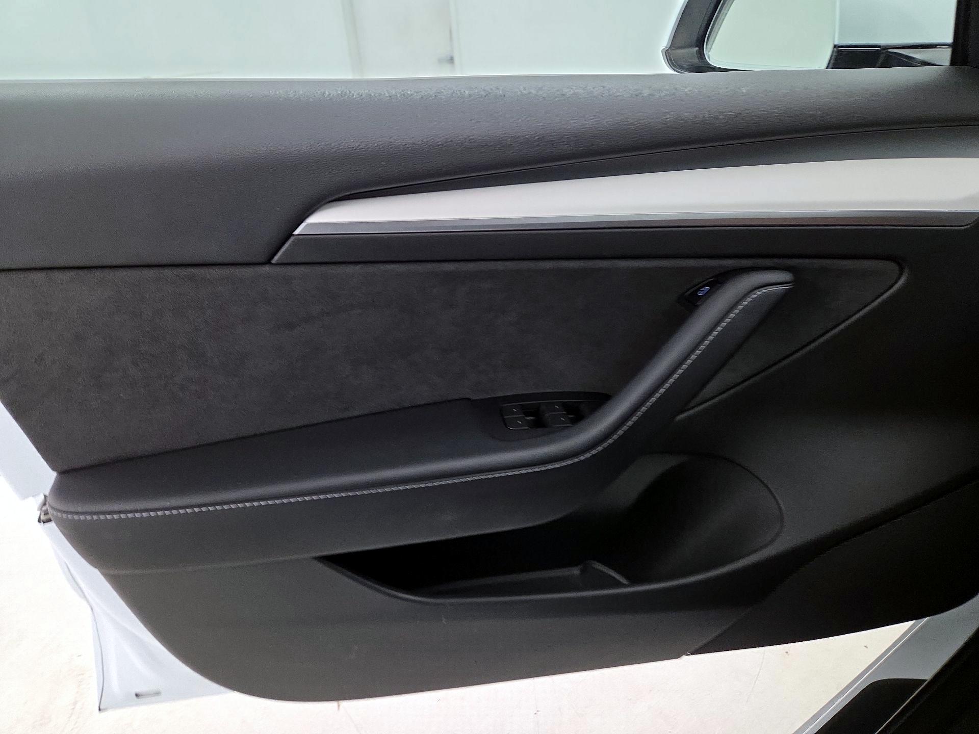 Thumbnail: 2022 Tesla Model 3 - 12