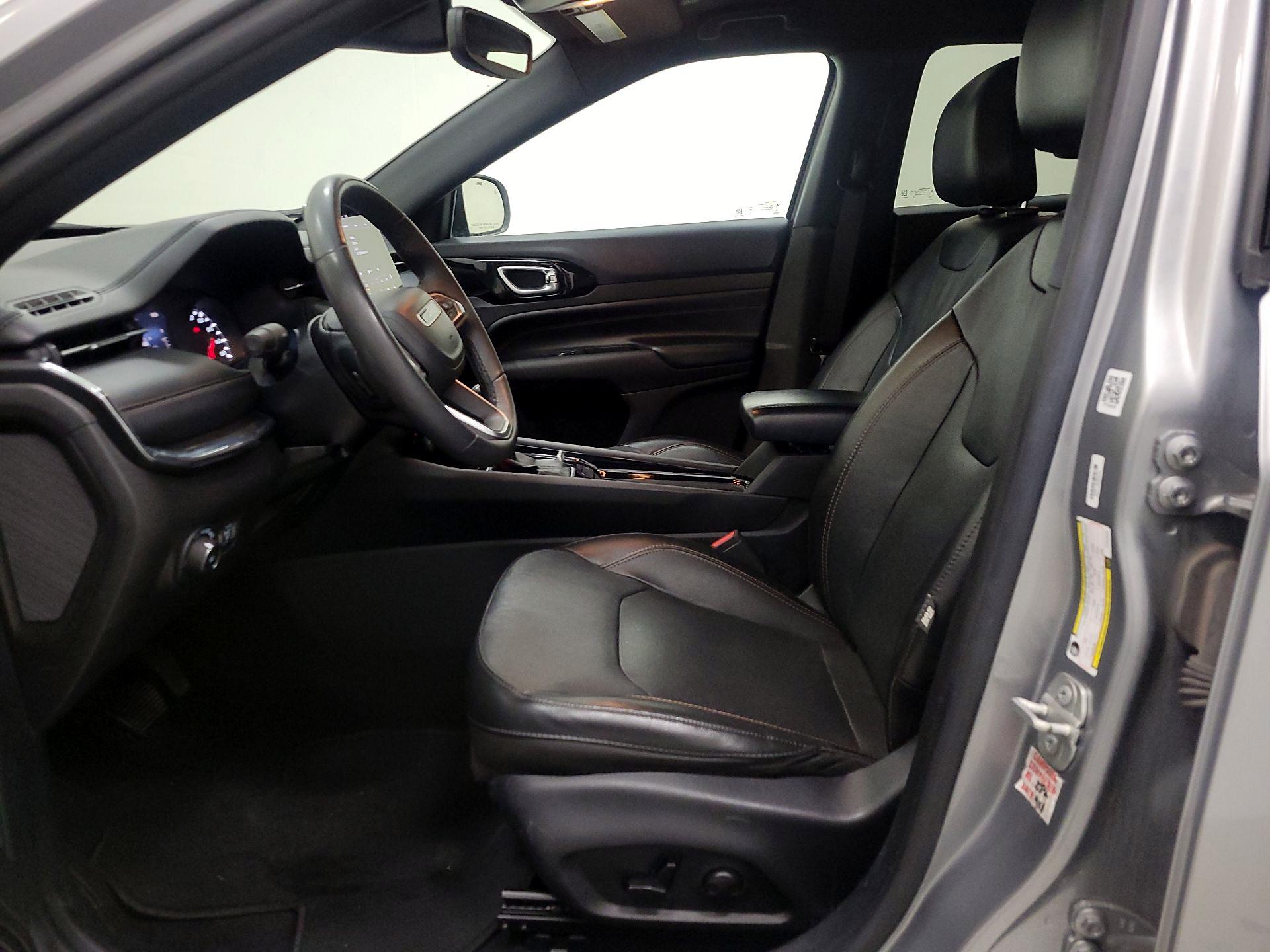 Thumbnail: 2023 Jeep Compass - 11