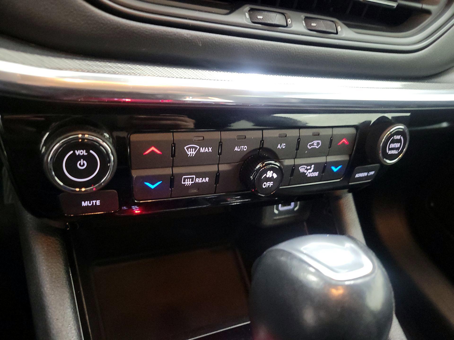 Thumbnail: 2023 Jeep Compass - 16