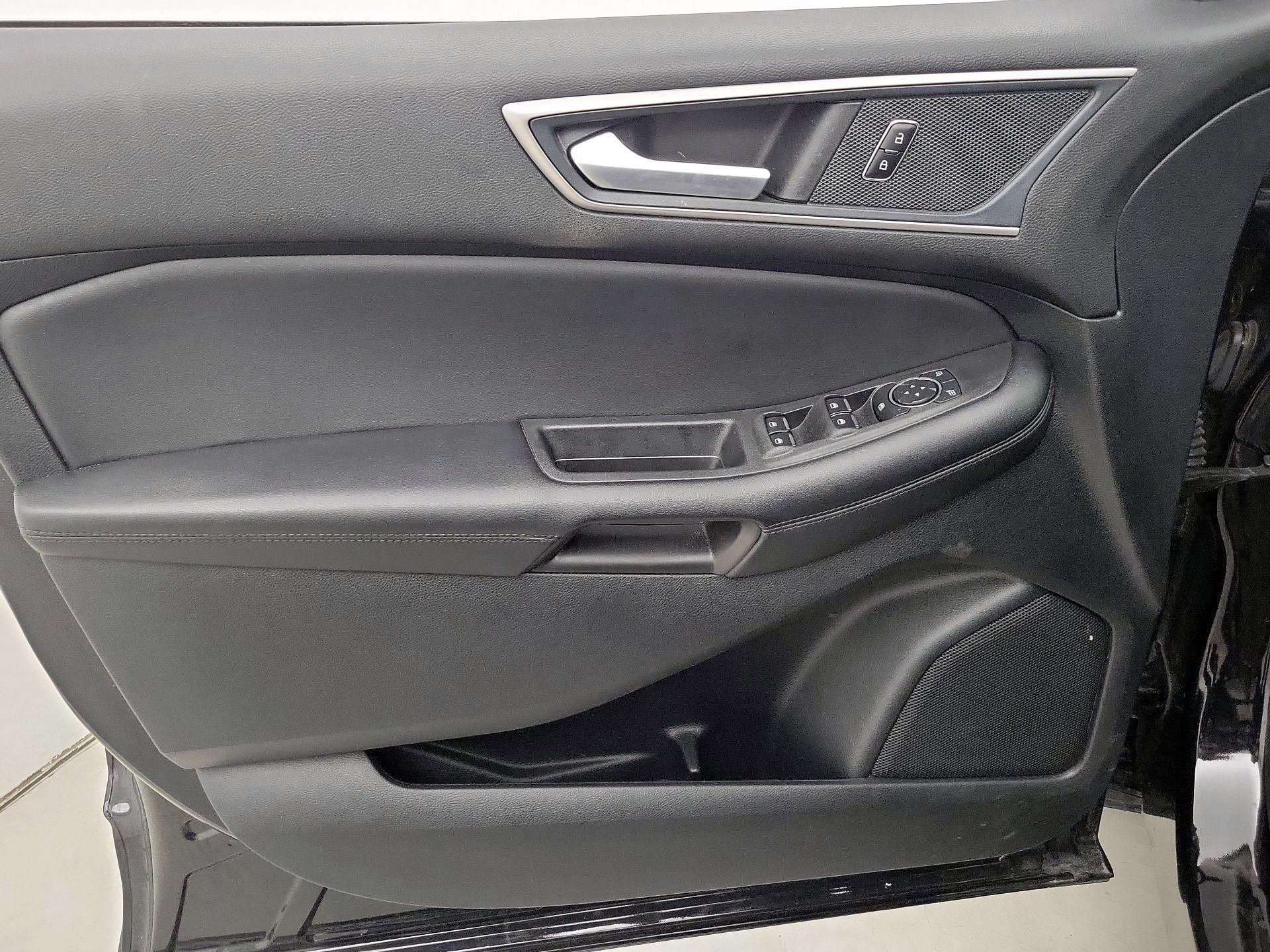 Thumbnail: 2023 Ford Edge - 12