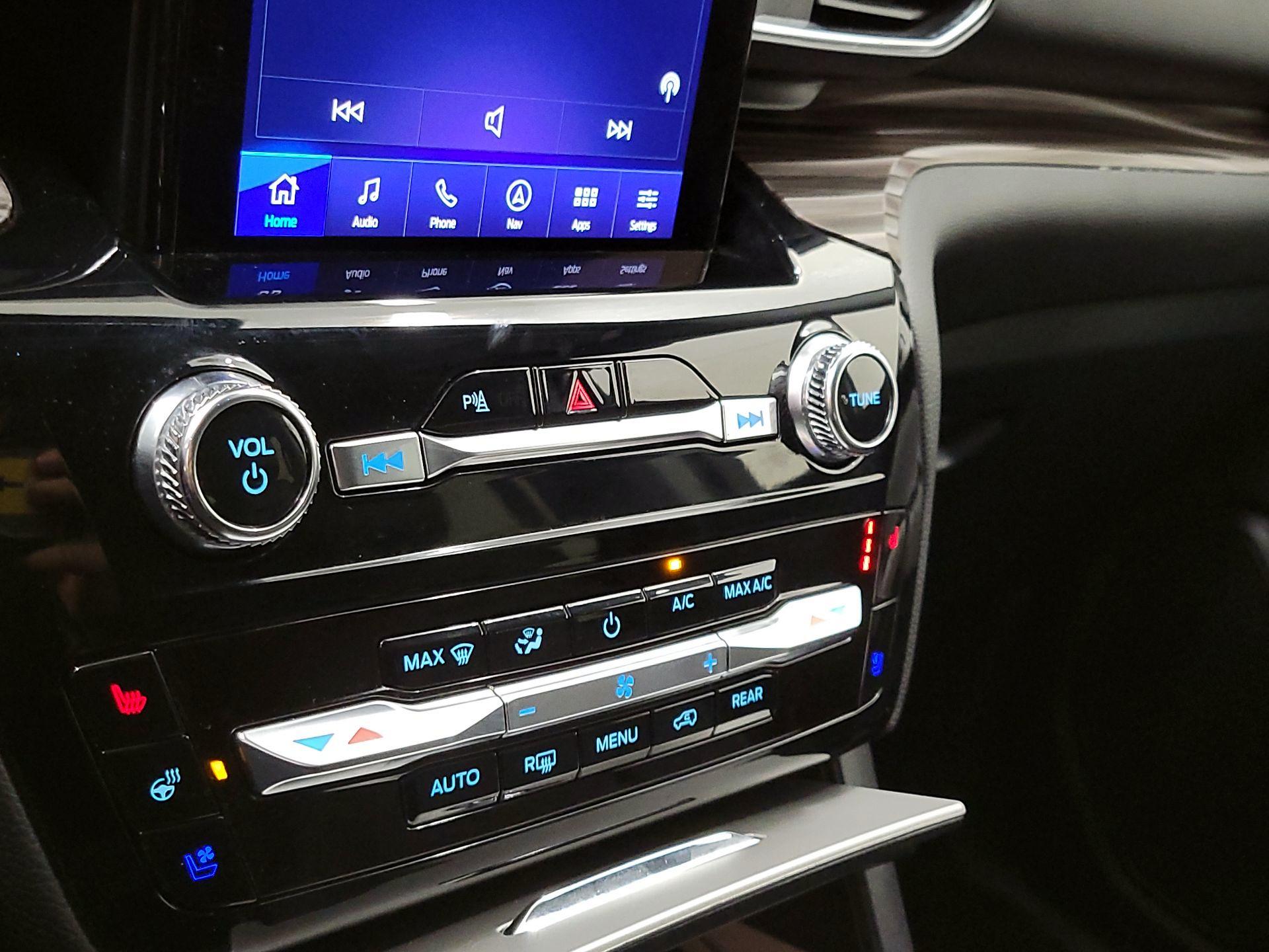 Thumbnail: 2023 Ford Explorer - 17