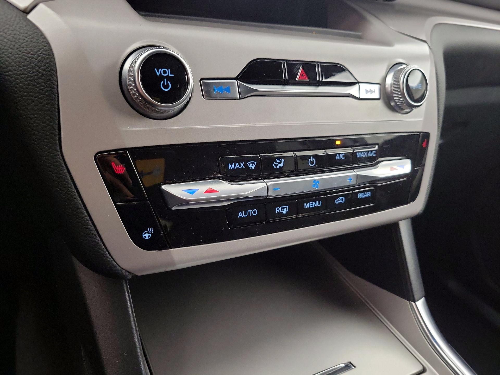 Thumbnail: 2023 Ford Explorer - 16