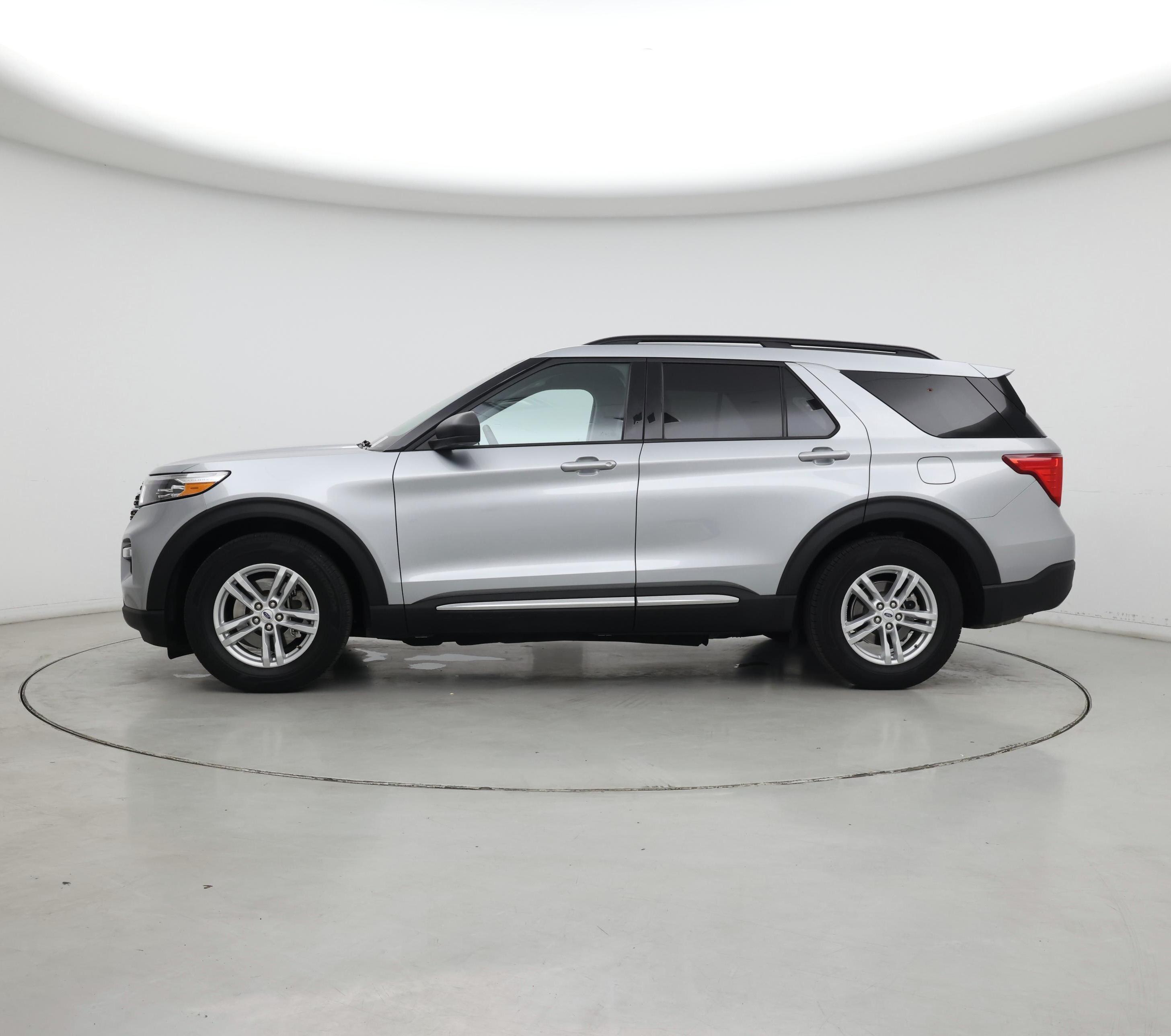 Thumbnail: 2023 Ford Explorer - 3