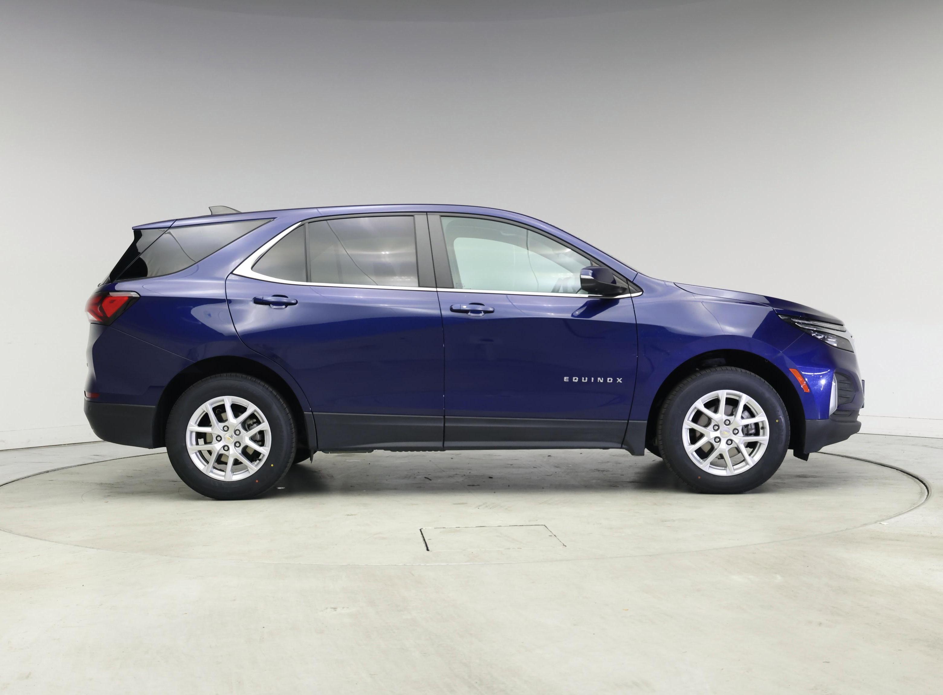 Thumbnail: 2022 Chevrolet Equinox - 7