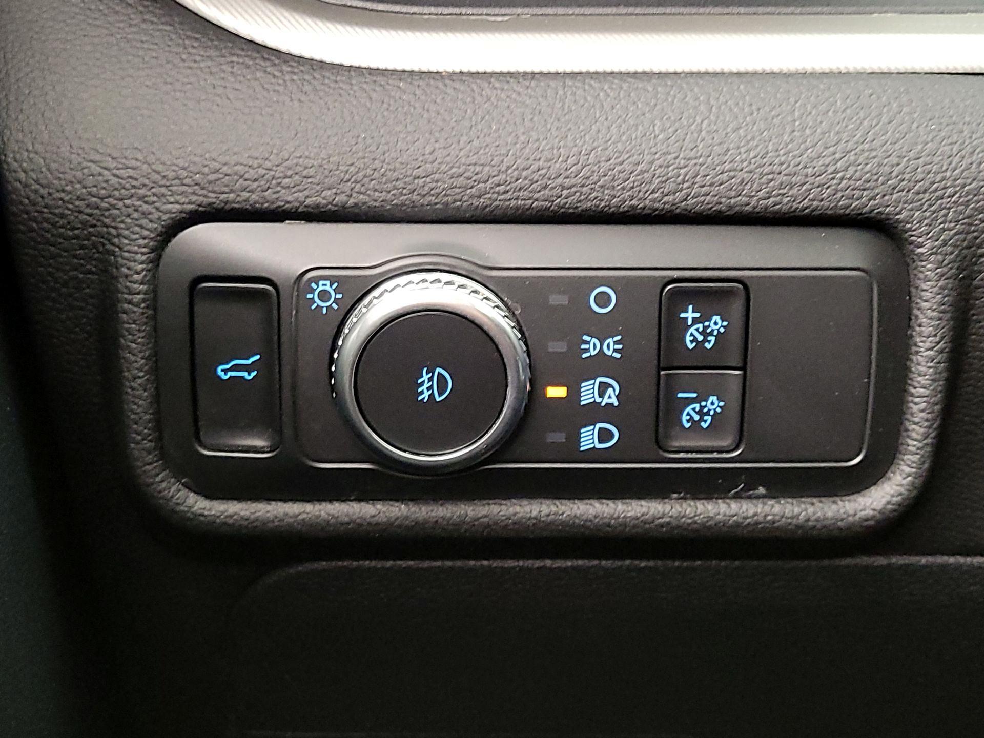 Thumbnail: 2022 Ford Explorer - 13