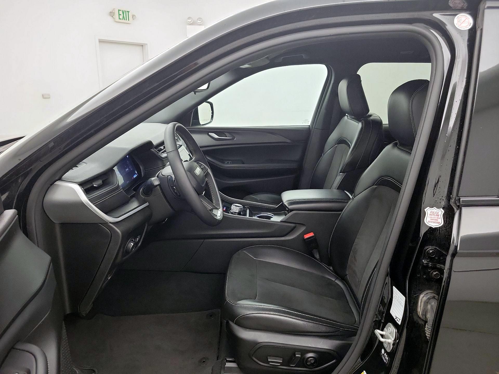 Thumbnail: 2024 Jeep Grand Cherokee - 11