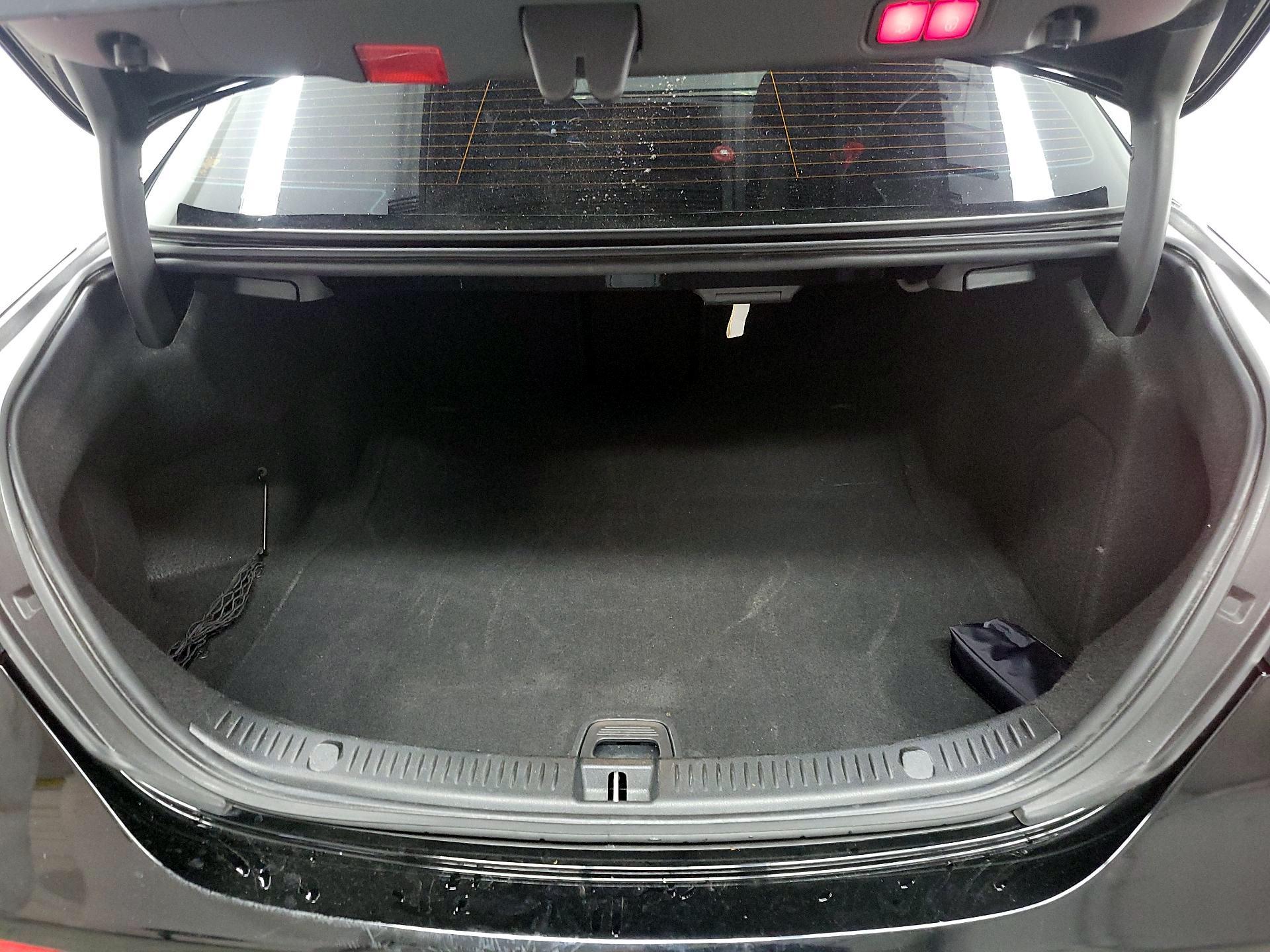 Thumbnail: 2021 Mercedes-Benz E-Class - 18