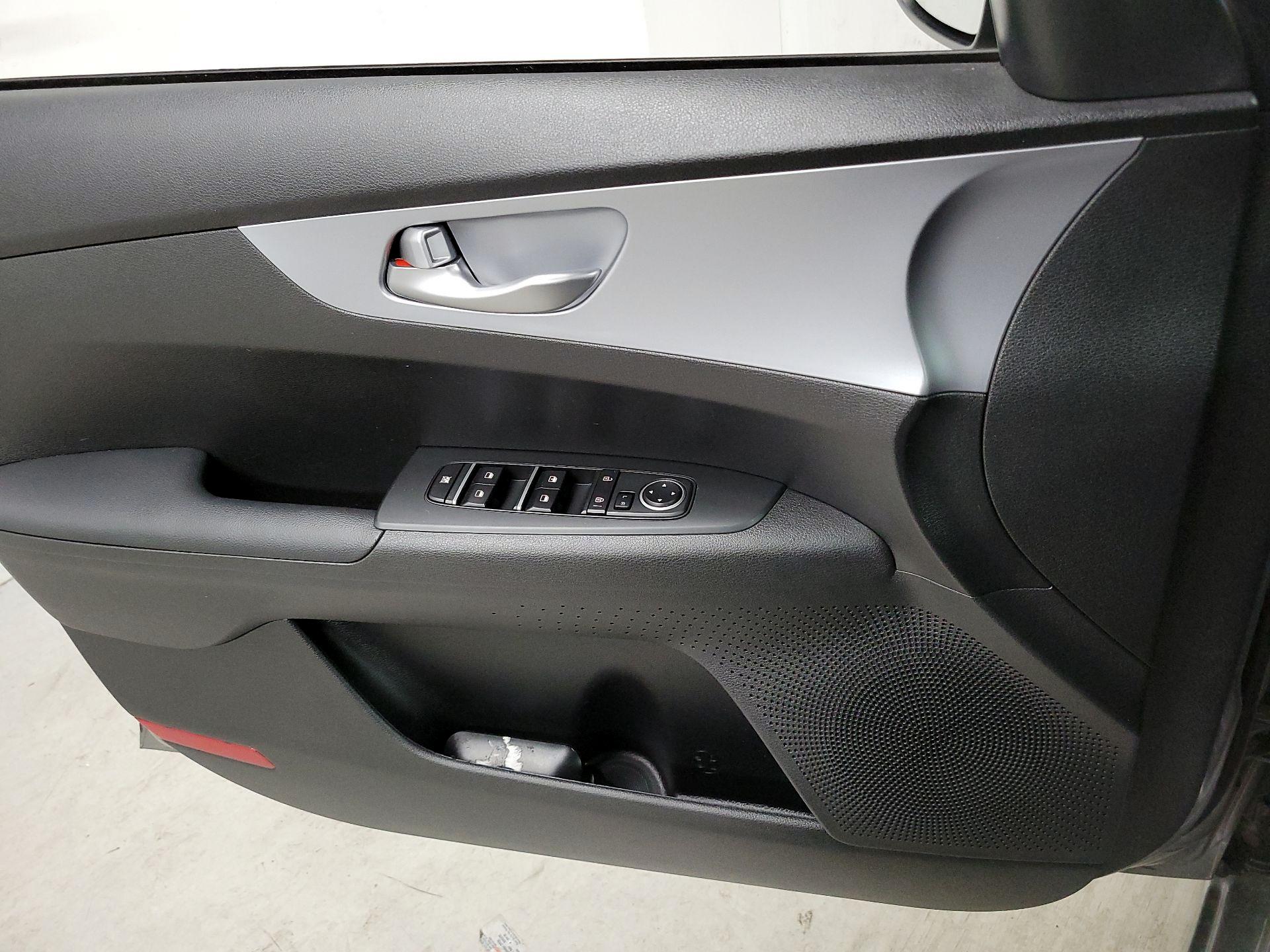 Thumbnail: 2023 Kia Forte - 12