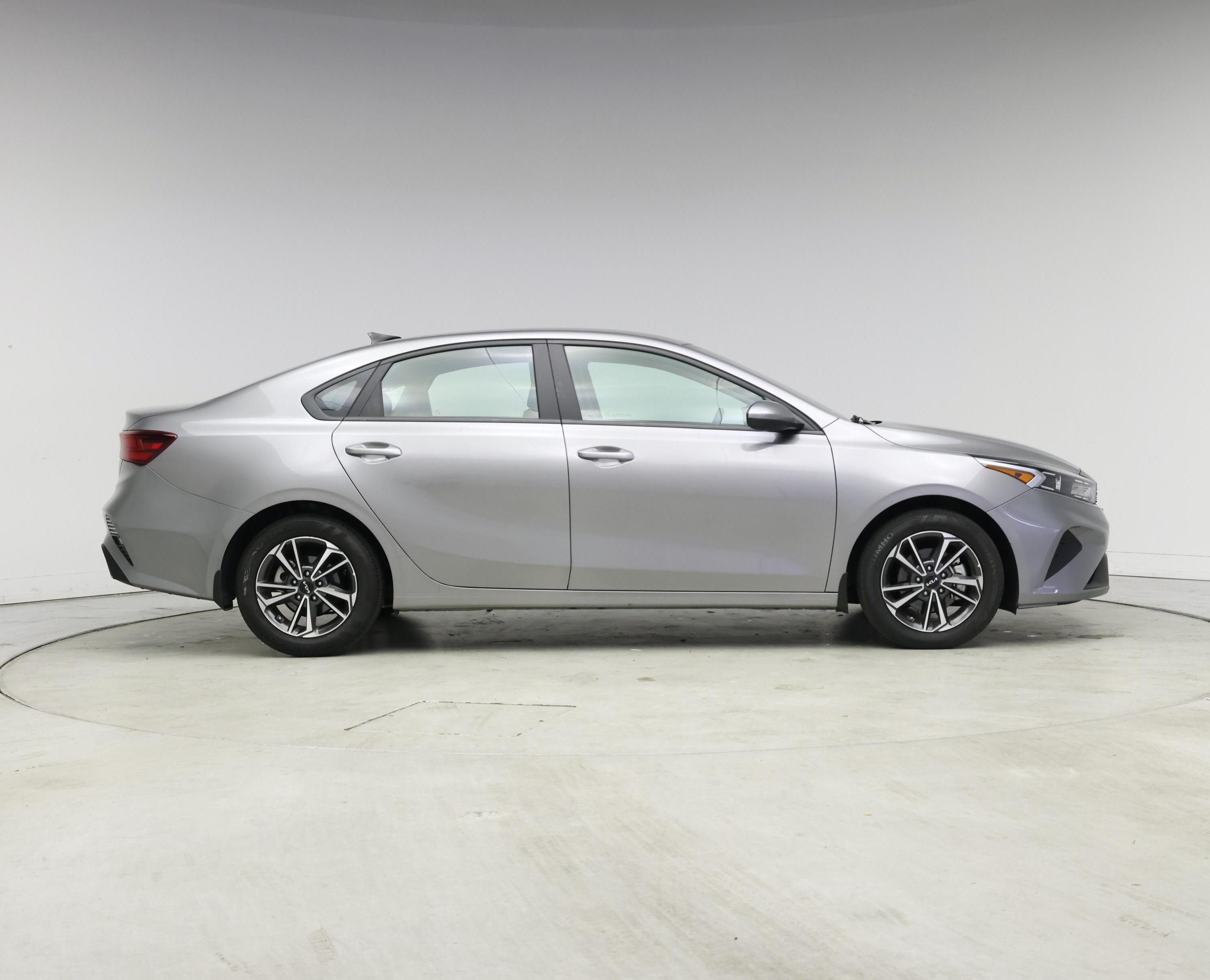 Thumbnail: 2023 Kia Forte - 7