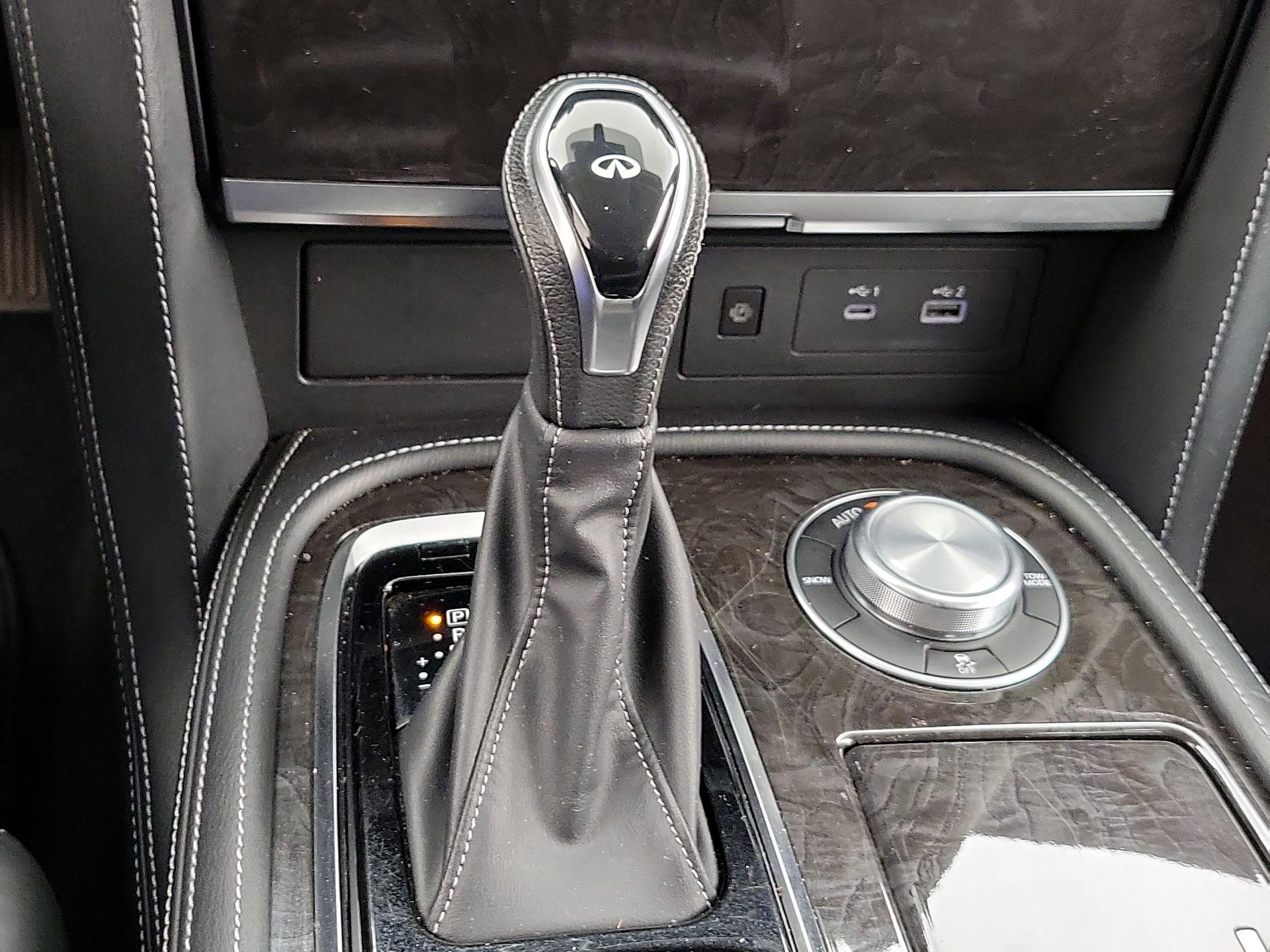 Thumbnail: 2022 INFINITI QX80 - 18