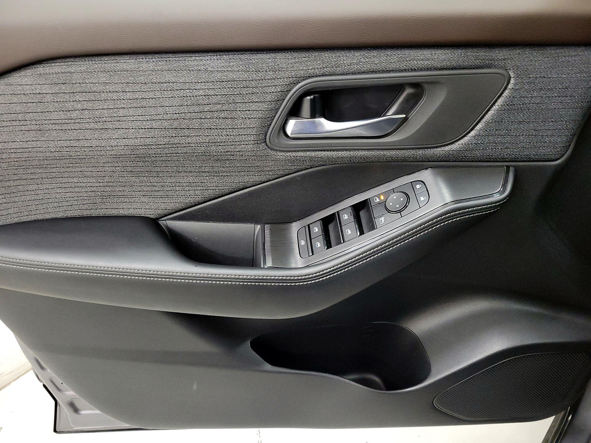 Thumbnail: 2023 Nissan Rogue - 12