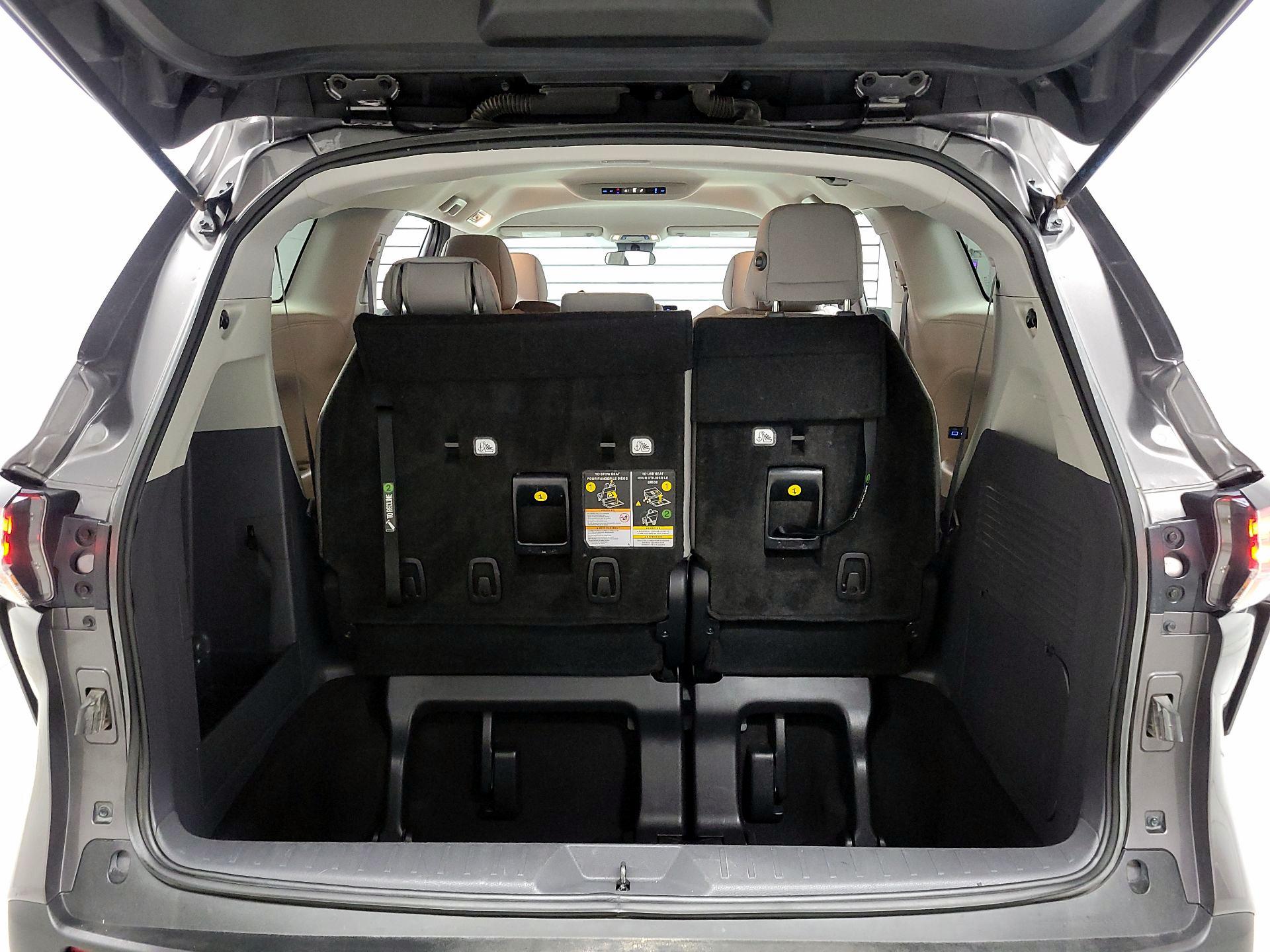 Thumbnail: 2023 Toyota Sienna - 18