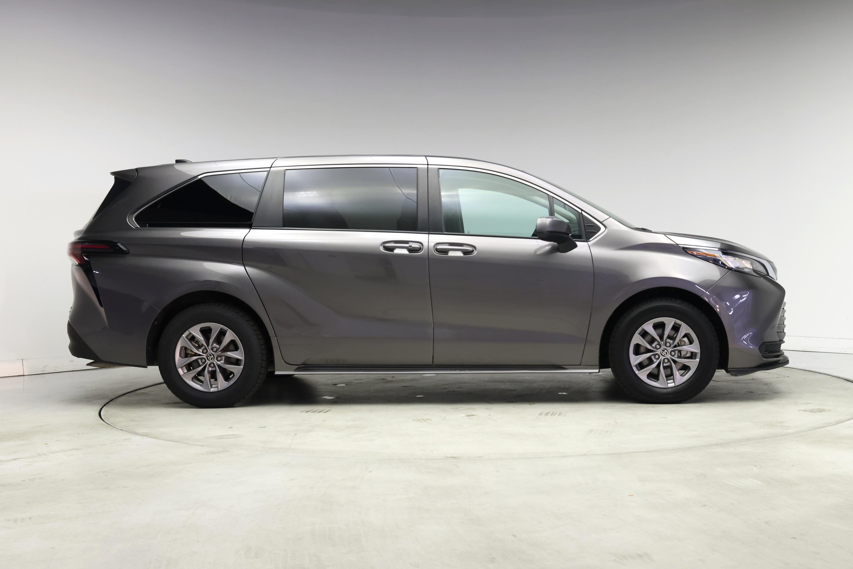 Thumbnail: 2023 Toyota Sienna - 7
