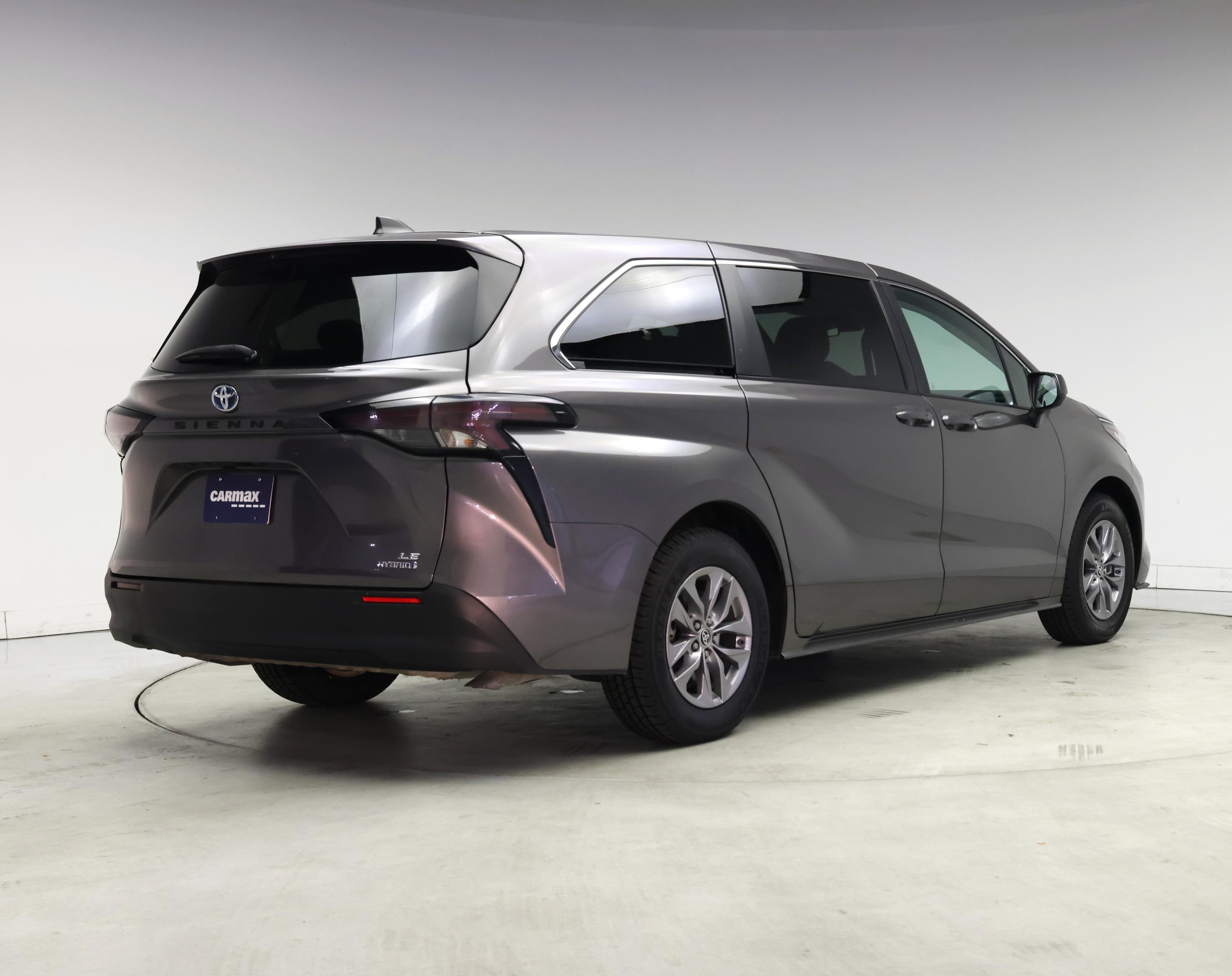 Thumbnail: 2023 Toyota Sienna - 8