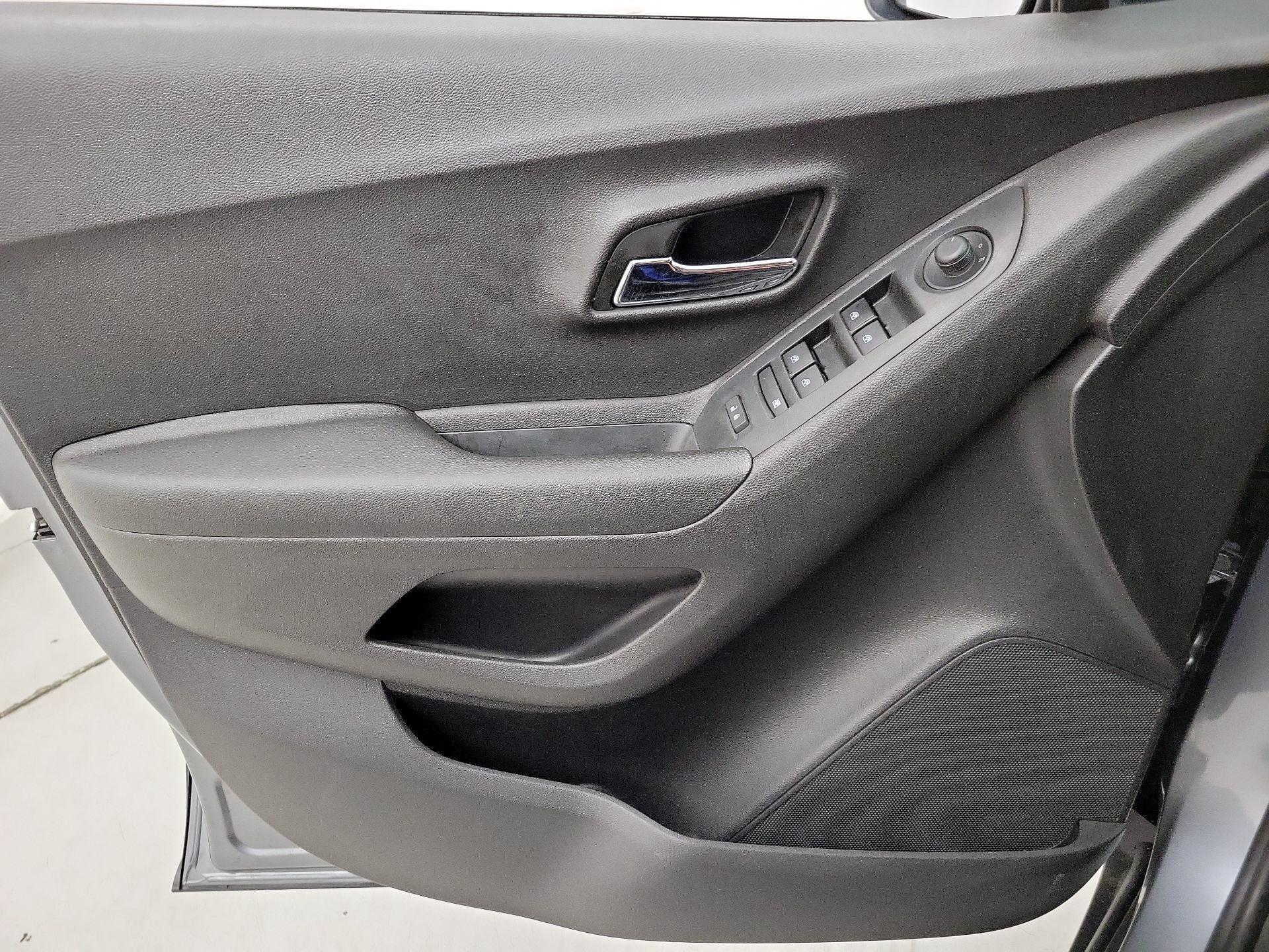 Thumbnail: 2020 Chevrolet Trax - 12