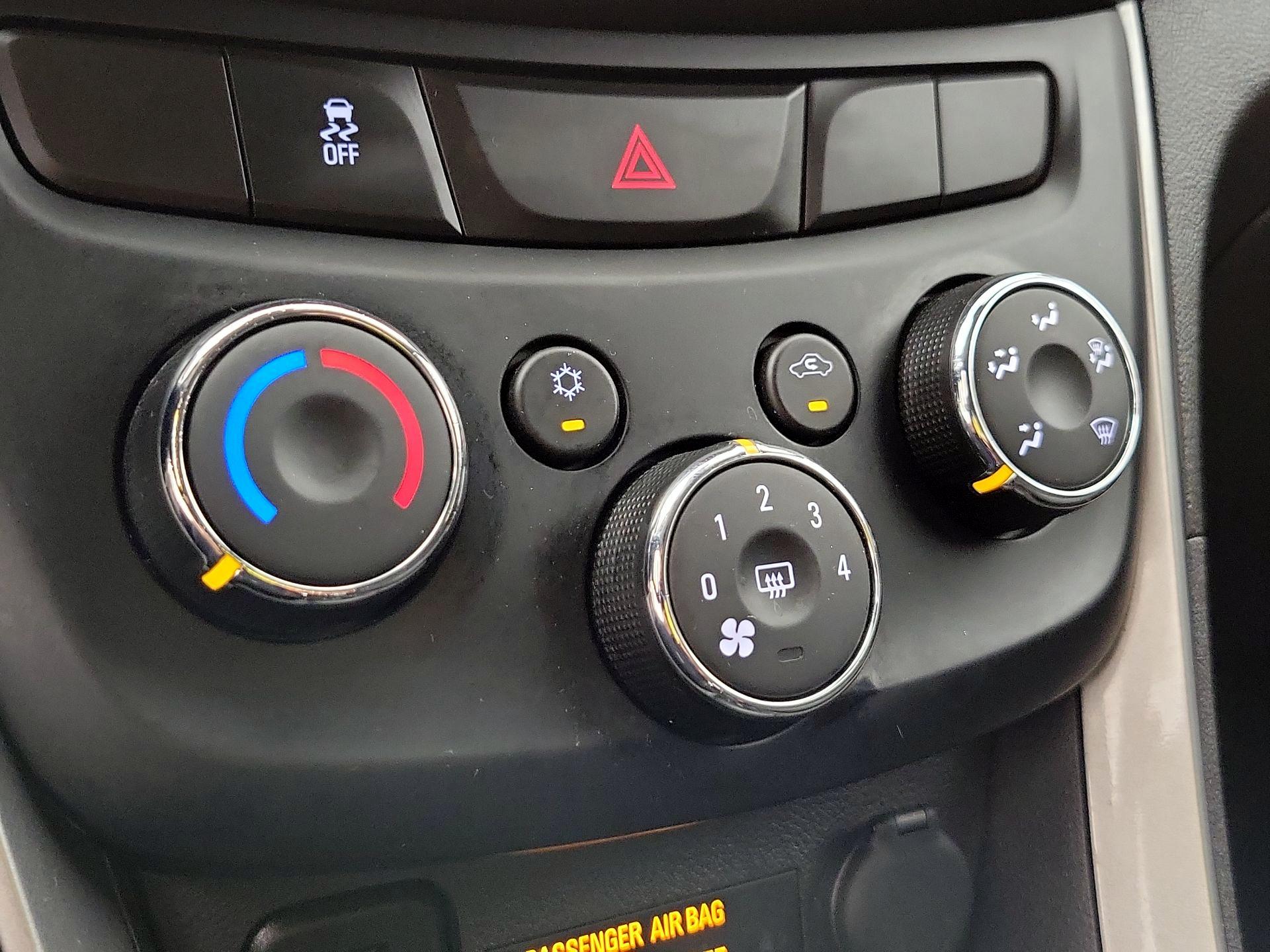 Thumbnail: 2020 Chevrolet Trax - 16