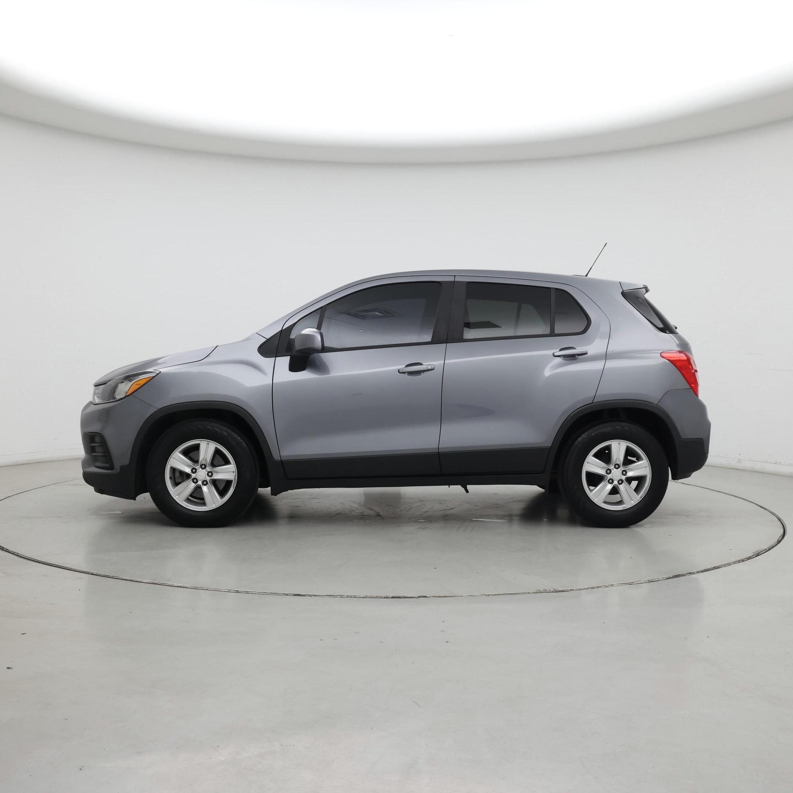 Thumbnail: 2020 Chevrolet Trax - 3