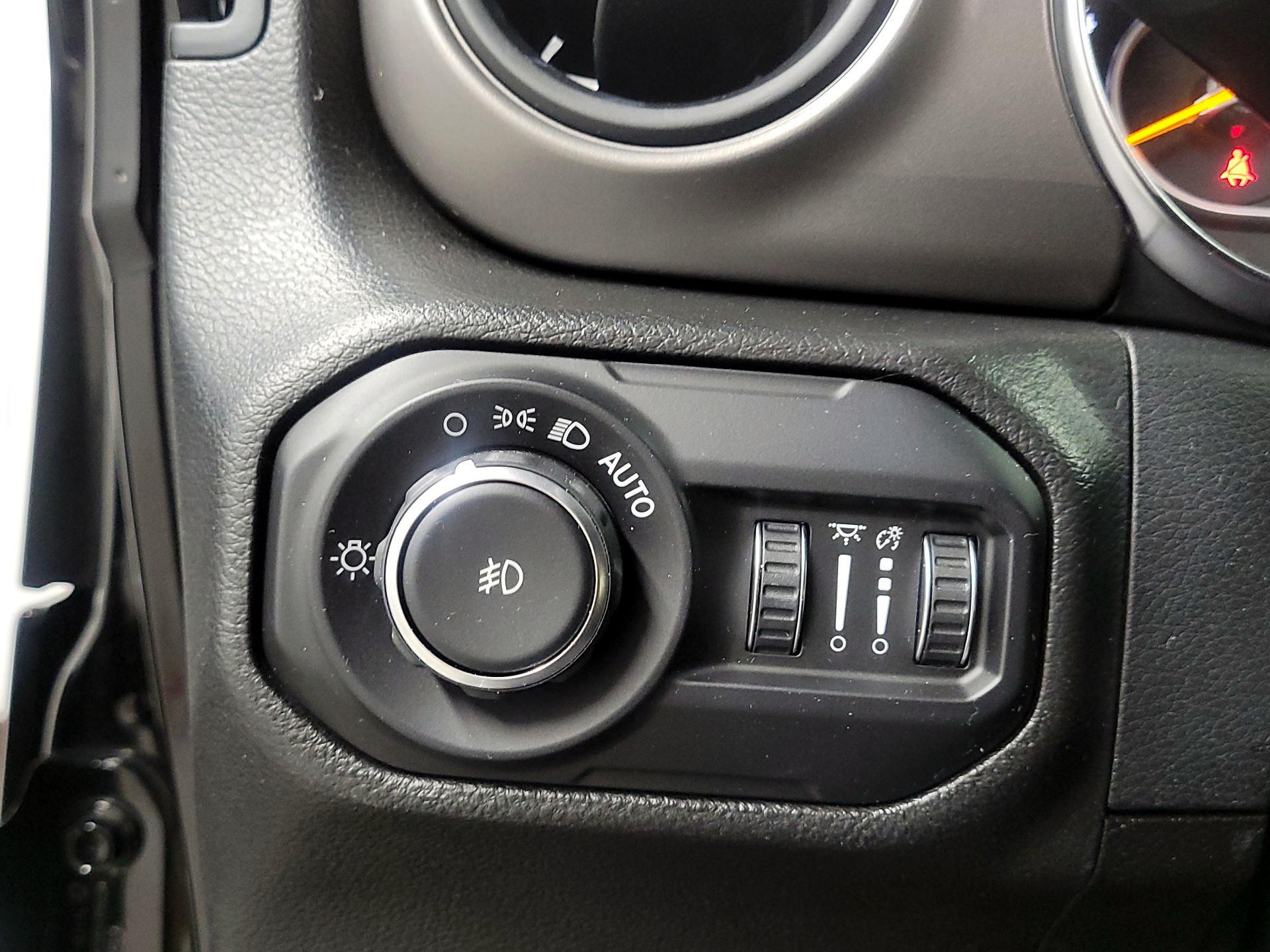 Thumbnail: 2021 Jeep Wrangler - 13